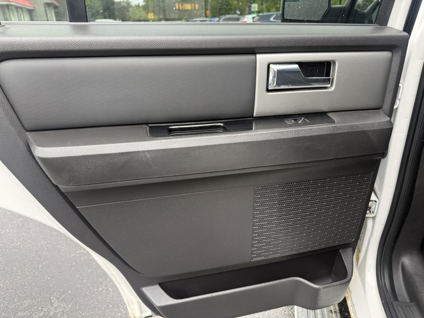 2013 White /Black Ford Expedition Limited 4WD (1FMJU2A55DE) with an 5.4L V8 SOHC 16V FFV engine, Automatic transmission, located at 547 E. Main St., Orwell, OH, 44076, (440) 437-5893, 41.535435, -80.847855 - 2013 Ford Expedition Limited 4WD – Full-Size Luxury SUV with Massive Towing Power and Premium Features! This 2013 Ford Expedition Limited 4WD is a loaded, commanding full-size SUV that offers serious capability and upscale comfort for the whole family. Powered by the strong 5.4L Triton V8 engine- Photo#45