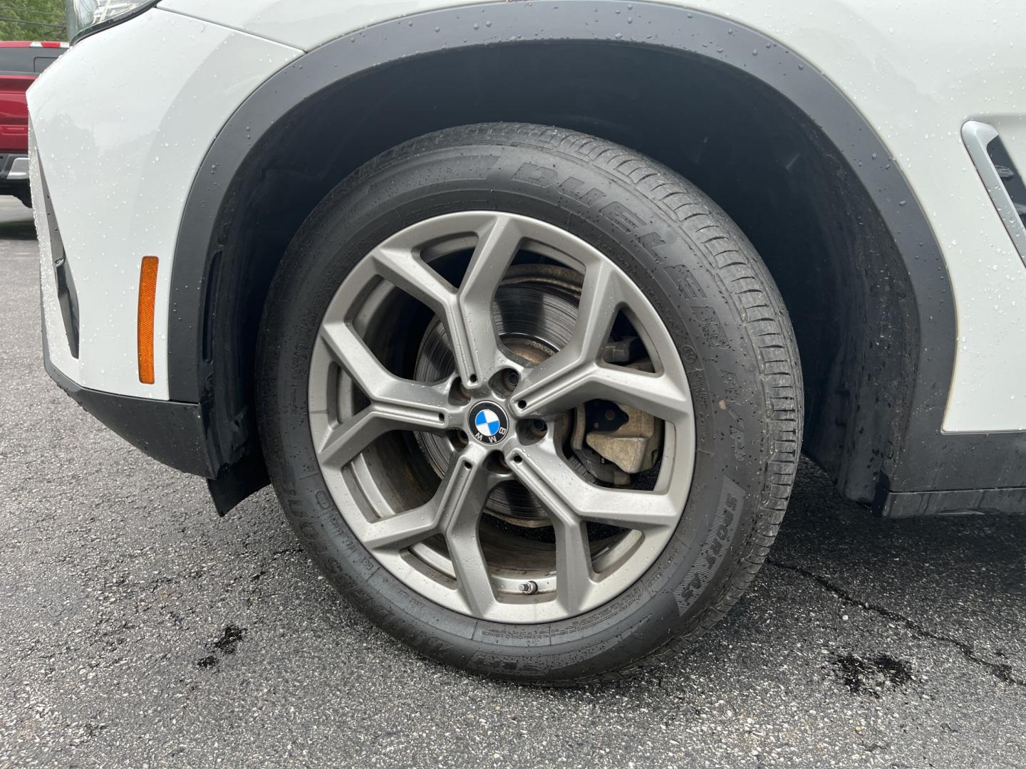 2022 White /Black BMW X3 xDrive30i (5UX53DP02N9) with an 2.0L I4 DOHC 16V Turbo engine, Automatic transmission, located at 11115 Chardon Rd. , Chardon, OH, 44024, (440) 214-9705, 41.580246, -81.241943 - 2022 BMW X3 xDrive30i – Premium Compact Luxury SUV with Turbo Power and Alpine White Style! This 2022 BMW X3 xDrive30i is a refined and sporty luxury crossover that offers the perfect balance of performance, comfort, and versatility. Powered by a responsive 2.0L Turbocharged I4 engine paired with - Photo#12