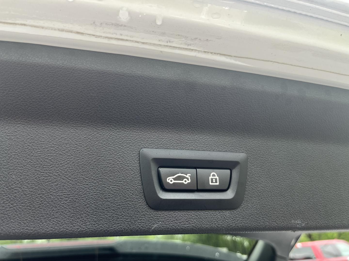 2022 White /Black BMW X3 xDrive30i (5UX53DP02N9) with an 2.0L I4 DOHC 16V Turbo engine, Automatic transmission, located at 11115 Chardon Rd. , Chardon, OH, 44024, (440) 214-9705, 41.580246, -81.241943 - 2022 BMW X3 xDrive30i – Premium Compact Luxury SUV with Turbo Power and Alpine White Style! This 2022 BMW X3 xDrive30i is a refined and sporty luxury crossover that offers the perfect balance of performance, comfort, and versatility. Powered by a responsive 2.0L Turbocharged I4 engine paired with - Photo#15