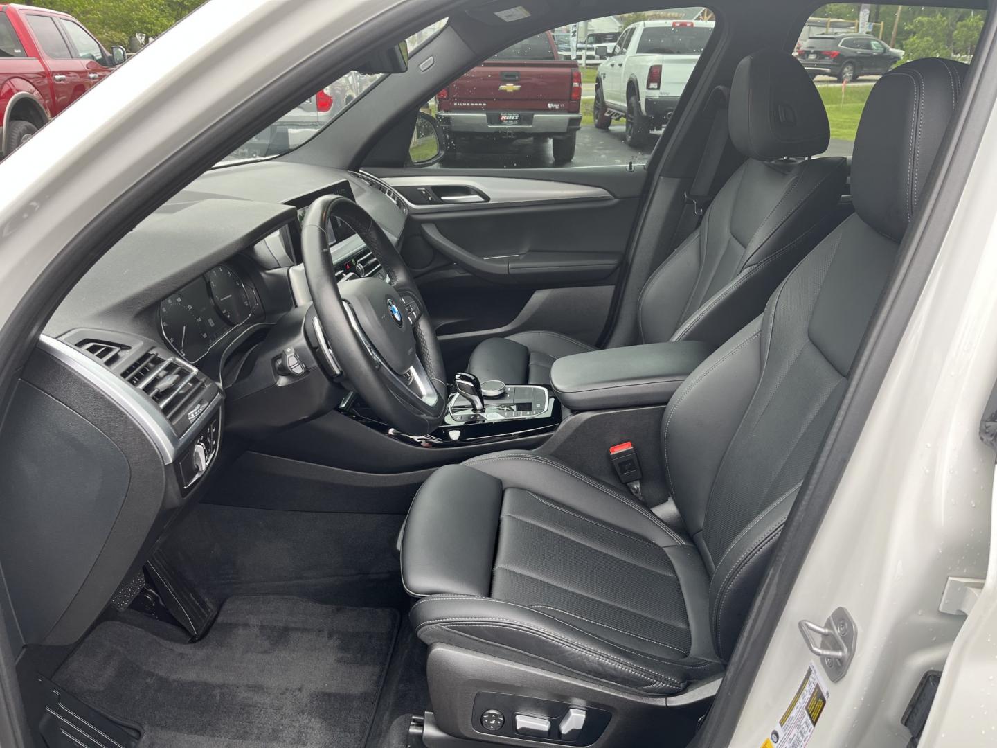 2022 White /Black BMW X3 xDrive30i (5UX53DP02N9) with an 2.0L I4 DOHC 16V Turbo engine, Automatic transmission, located at 11115 Chardon Rd. , Chardon, OH, 44024, (440) 214-9705, 41.580246, -81.241943 - 2022 BMW X3 xDrive30i – Premium Compact Luxury SUV with Turbo Power and Alpine White Style! This 2022 BMW X3 xDrive30i is a refined and sporty luxury crossover that offers the perfect balance of performance, comfort, and versatility. Powered by a responsive 2.0L Turbocharged I4 engine paired with - Photo#18