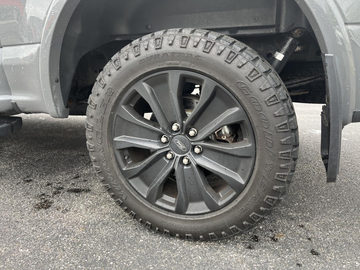 2020 Gray /Black Ford F-150 XLT SuperCrew 5.5-ft. Bed 4WD (1FTEW1E49LF) with an 3.5L V6 TWIN TURBO engine, Automatic transmission, located at 11115 Chardon Rd. , Chardon, OH, 44024, (440) 214-9705, 41.580246, -81.241943 - 2020 Ford F-150 XLT Crew Cab 4WD – Twin-Turbo Power with Max Trailer Tow Package and Aggressive Sport Styling! This 2020 Ford F-150 XLT Crew Cab 4WD is a strong, well-equipped full-size truck that’s ready for work or weekend towing. Powered by the potent 3.5L Twin-Turbo EcoBoost V6 engine paire - Photo#10