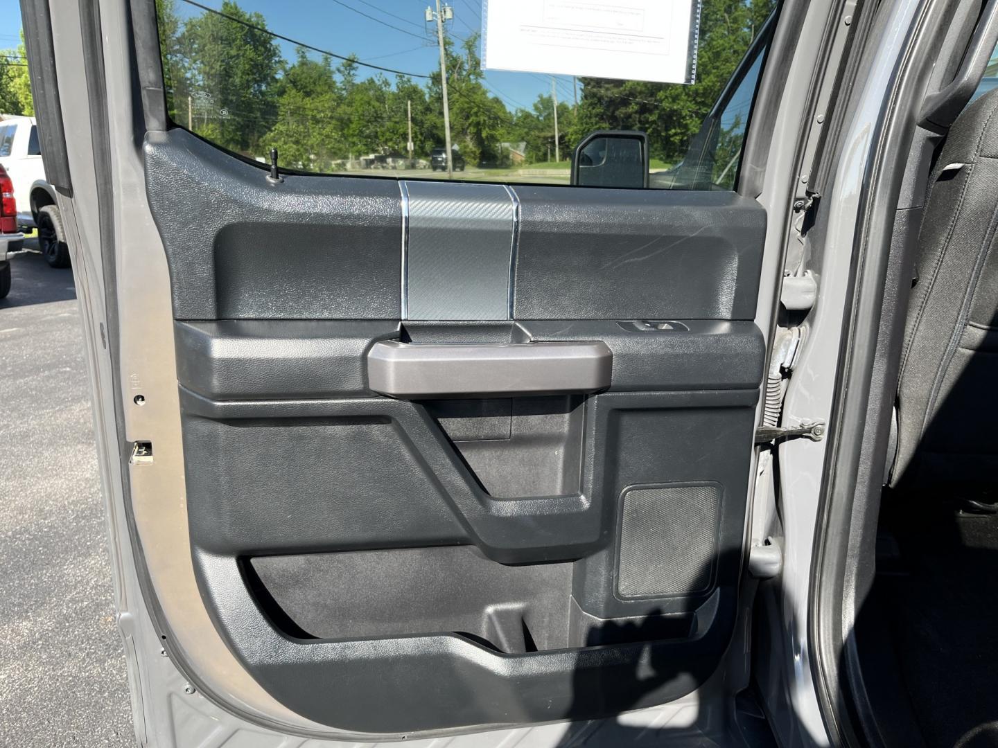 2020 Gray /Black Ford F-150 XLT SuperCrew 5.5-ft. Bed 4WD (1FTEW1E49LF) with an 3.5L V6 TWIN TURBO engine, Automatic transmission, located at 11115 Chardon Rd. , Chardon, OH, 44024, (440) 214-9705, 41.580246, -81.241943 - 2020 Ford F-150 XLT Crew Cab 4WD – Twin-Turbo Power with Max Trailer Tow Package and Aggressive Sport Styling! This 2020 Ford F-150 XLT Crew Cab 4WD is a strong, well-equipped full-size truck that’s ready for work or weekend towing. Powered by the potent 3.5L Twin-Turbo EcoBoost V6 engine paire - Photo#27