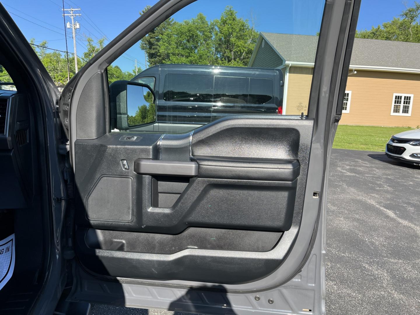 2020 Gray /Black Ford F-150 XLT SuperCrew 5.5-ft. Bed 4WD (1FTEW1E49LF) with an 3.5L V6 TWIN TURBO engine, Automatic transmission, located at 11115 Chardon Rd. , Chardon, OH, 44024, (440) 214-9705, 41.580246, -81.241943 - 2020 Ford F-150 XLT Crew Cab 4WD – Twin-Turbo Power with Max Trailer Tow Package and Aggressive Sport Styling! This 2020 Ford F-150 XLT Crew Cab 4WD is a strong, well-equipped full-size truck that’s ready for work or weekend towing. Powered by the potent 3.5L Twin-Turbo EcoBoost V6 engine paire - Photo#32