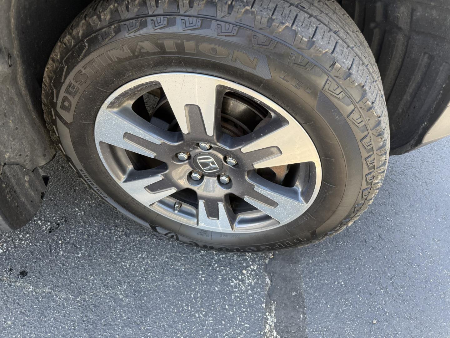 2018 Silver /Gray Honda Ridgeline RTL-E AWD (5FPYK3F79JB) with an 3.5L V6 SOHC 24V engine, Automatic transmission, located at 547 E. Main St., Orwell, OH, 44076, (440) 437-5893, 41.535435, -80.847855 - 2018 Honda Ridgeline RTL-E AWD – Premium Mid-Size Truck with Leather, Strong Towing, and Loaded Features! This sharp 2018 Honda Ridgeline RTL-E AWD is a refined and capable truck that combines car-like comfort with real truck utility. Powered by Honda’s smooth 3.5L Earth Dreams V6 engine paired - Photo#5