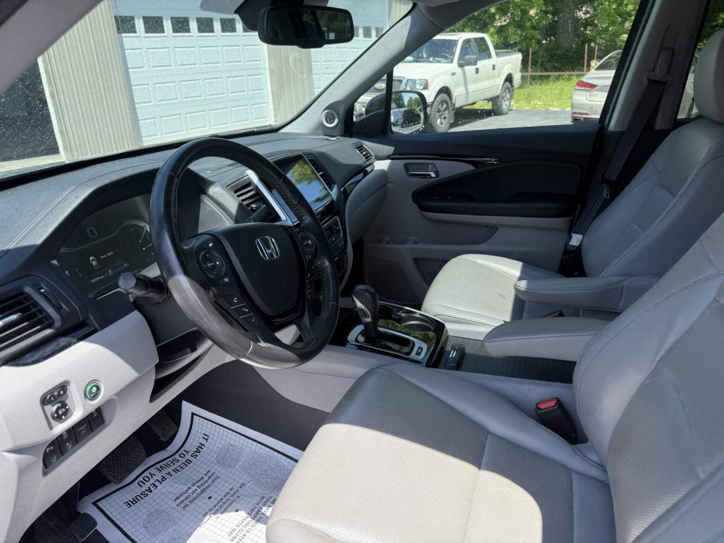 2018 Silver /Gray Honda Ridgeline RTL-E AWD (5FPYK3F79JB) with an 3.5L V6 SOHC 24V engine, Automatic transmission, located at 547 E. Main St., Orwell, OH, 44076, (440) 437-5893, 41.535435, -80.847855 - 2018 Honda Ridgeline RTL-E AWD – Premium Mid-Size Truck with Leather, Strong Towing, and Loaded Features! This sharp 2018 Honda Ridgeline RTL-E AWD is a refined and capable truck that combines car-like comfort with real truck utility. Powered by Honda’s smooth 3.5L Earth Dreams V6 engine paired - Photo#9