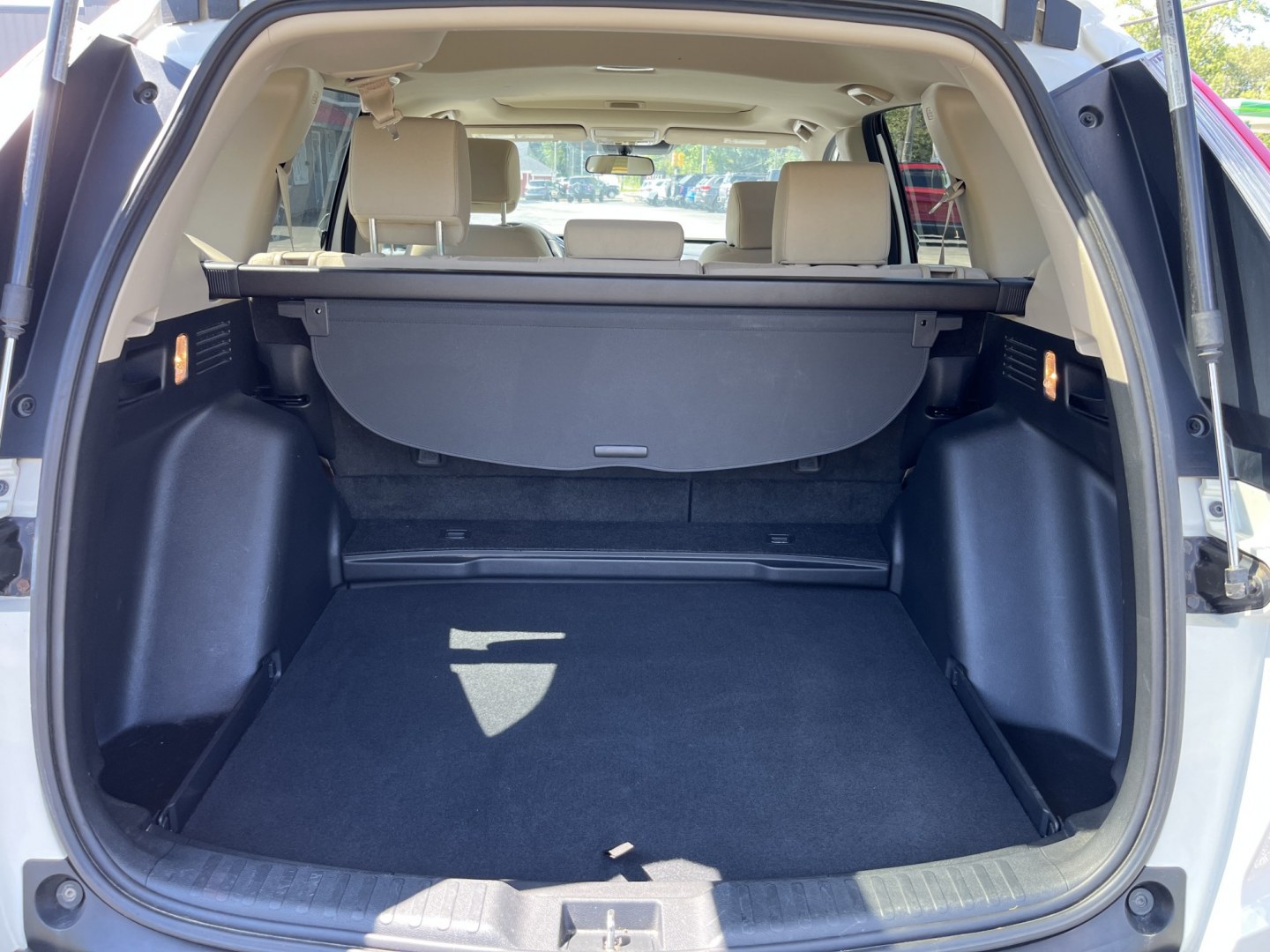 2018 White /Gray Honda CR-V EX AWD (2HKRW2H57JH) with an 1.5L I4 16V DOHC TURBO engine, Automatic transmission, located at 11115 Chardon Rd. , Chardon, OH, 44024, (440) 214-9705, 41.580246, -81.241943 - 2018 Honda CR-V EX AWD – Efficient Compact SUV with Everyday Comfort and Confidence If you want a compact SUV that balances efficiency, comfort, and all-weather capability, this 2018 Honda CR-V EX AWD is a practical choice. The 1.5L Turbocharged engine delivers responsive power and a strong 33 MP- Photo#14