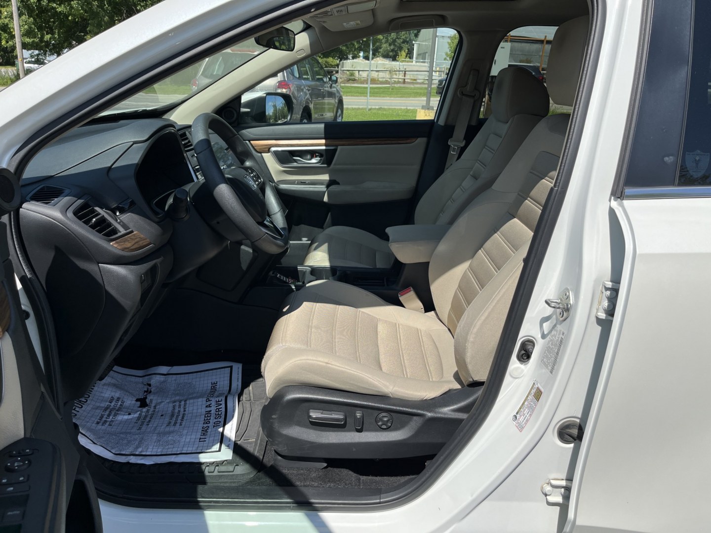 2018 White /Gray Honda CR-V EX AWD (2HKRW2H57JH) with an 1.5L I4 16V DOHC TURBO engine, Automatic transmission, located at 11115 Chardon Rd. , Chardon, OH, 44024, (440) 214-9705, 41.580246, -81.241943 - 2018 Honda CR-V EX AWD – Efficient Compact SUV with Everyday Comfort and Confidence If you want a compact SUV that balances efficiency, comfort, and all-weather capability, this 2018 Honda CR-V EX AWD is a practical choice. The 1.5L Turbocharged engine delivers responsive power and a strong 33 MP- Photo#17