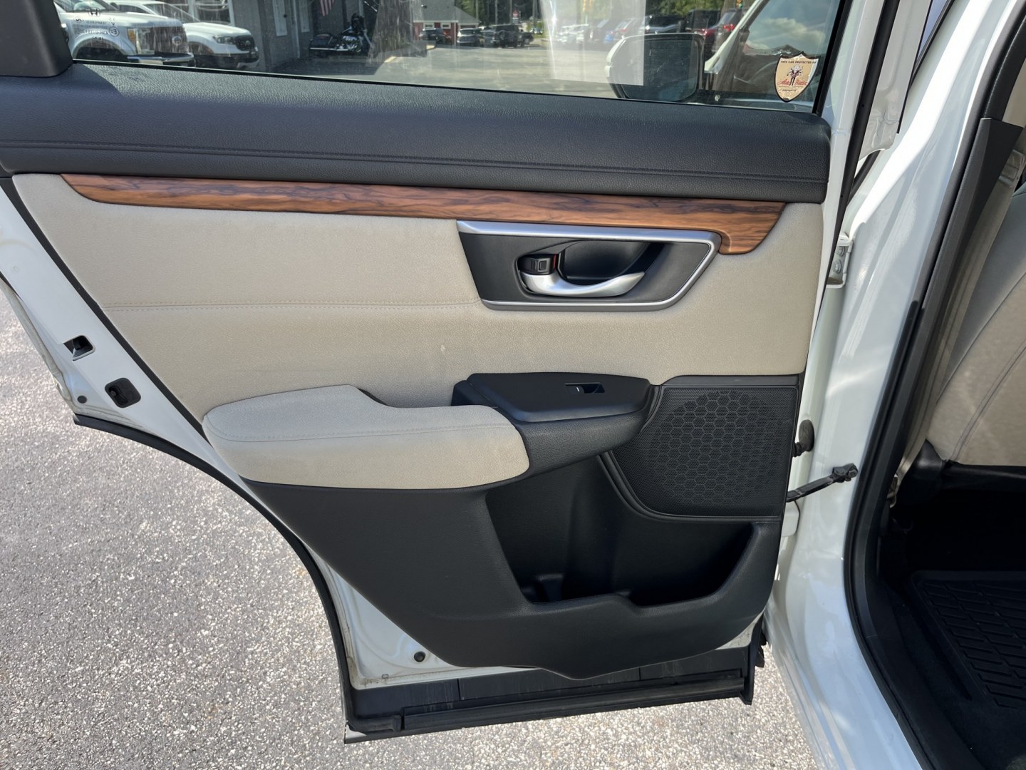 2018 White /Gray Honda CR-V EX AWD (2HKRW2H57JH) with an 1.5L I4 16V DOHC TURBO engine, Automatic transmission, located at 11115 Chardon Rd. , Chardon, OH, 44024, (440) 214-9705, 41.580246, -81.241943 - 2018 Honda CR-V EX AWD – Efficient Compact SUV with Everyday Comfort and Confidence If you want a compact SUV that balances efficiency, comfort, and all-weather capability, this 2018 Honda CR-V EX AWD is a practical choice. The 1.5L Turbocharged engine delivers responsive power and a strong 33 MP- Photo#26