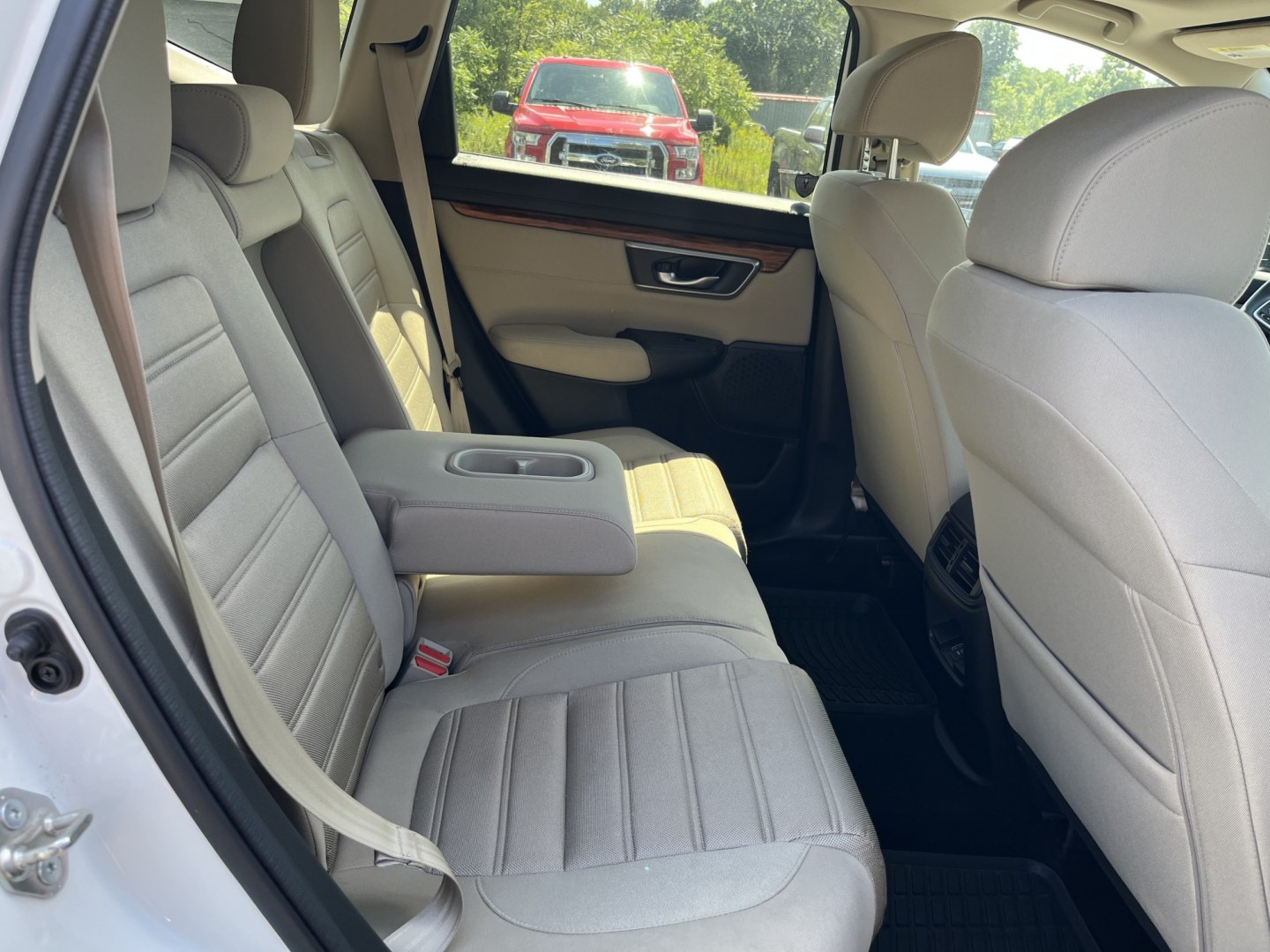 2018 White /Gray Honda CR-V EX AWD (2HKRW2H57JH) with an 1.5L I4 16V DOHC TURBO engine, Automatic transmission, located at 11115 Chardon Rd. , Chardon, OH, 44024, (440) 214-9705, 41.580246, -81.241943 - 2018 Honda CR-V EX AWD – Efficient Compact SUV with Everyday Comfort and Confidence If you want a compact SUV that balances efficiency, comfort, and all-weather capability, this 2018 Honda CR-V EX AWD is a practical choice. The 1.5L Turbocharged engine delivers responsive power and a strong 33 MP- Photo#30