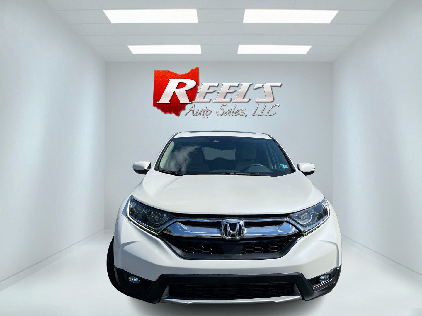 2018 White /Gray Honda CR-V EX AWD (2HKRW2H57JH) with an 1.5L I4 16V DOHC TURBO engine, Automatic transmission, located at 11115 Chardon Rd. , Chardon, OH, 44024, (440) 214-9705, 41.580246, -81.241943 - 2018 Honda CR-V EX AWD – Efficient Compact SUV with Everyday Comfort and Confidence If you want a compact SUV that balances efficiency, comfort, and all-weather capability, this 2018 Honda CR-V EX AWD is a practical choice. The 1.5L Turbocharged engine delivers responsive power and a strong 33 MP- Photo#1