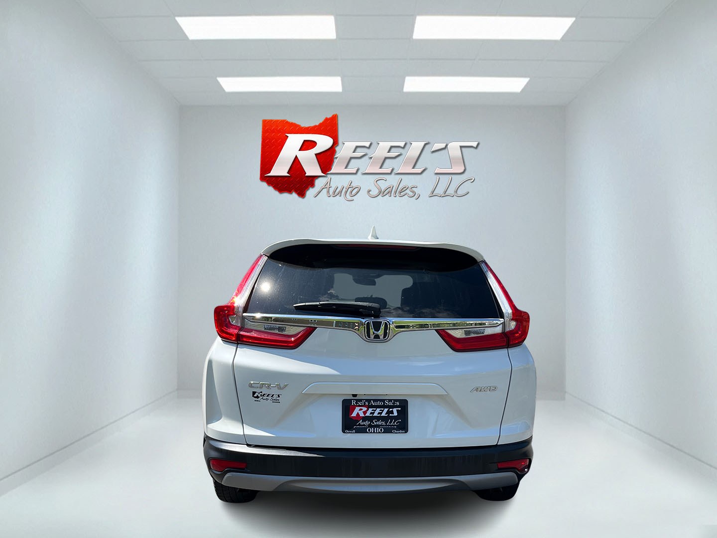 2018 White /Gray Honda CR-V EX AWD (2HKRW2H57JH) with an 1.5L I4 16V DOHC TURBO engine, Automatic transmission, located at 11115 Chardon Rd. , Chardon, OH, 44024, (440) 214-9705, 41.580246, -81.241943 - 2018 Honda CR-V EX AWD – Efficient Compact SUV with Everyday Comfort and Confidence If you want a compact SUV that balances efficiency, comfort, and all-weather capability, this 2018 Honda CR-V EX AWD is a practical choice. The 1.5L Turbocharged engine delivers responsive power and a strong 33 MP- Photo#8