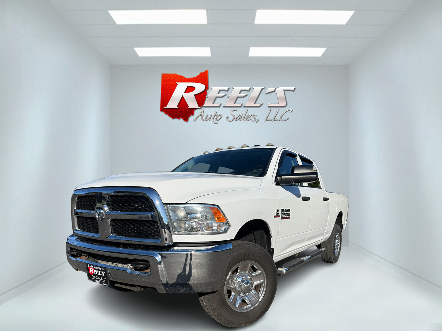 photo of 2017 RAM 2500 Tradesman Crew Cab SWB 4WD