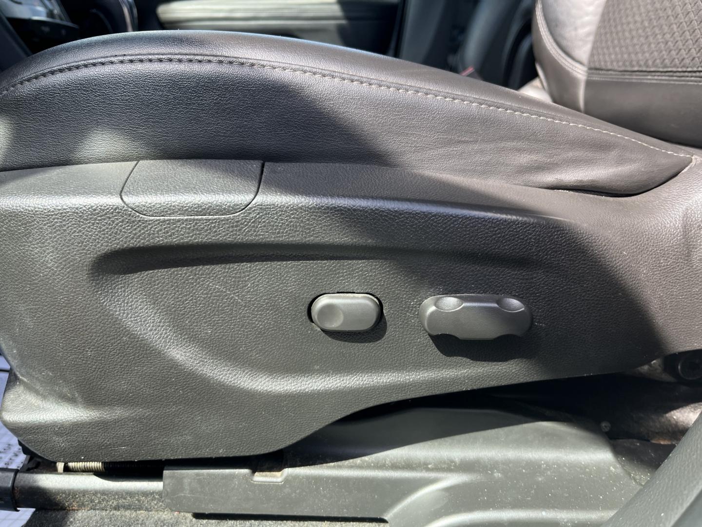 2017 White /Black Buick Encore Preferred FWD (KL4CJASB1HB) with an 1.4L I4 DOHC 16V TURBO engine, Automatic transmission, located at 547 E. Main St., Orwell, OH, 44076, (440) 437-5893, 41.535435, -80.847855 - 2017 Buick Encore Preferred FWD – Efficient Turbo Luxury in Summit White! This sharp 2017 Buick Encore Preferred FWD is a premium compact crossover that offers upscale comfort and excellent fuel efficiency. Powered by a peppy 1.4L Turbocharged EcoTec I4 engine paired with a smooth 6-speed automat - Photo#18
