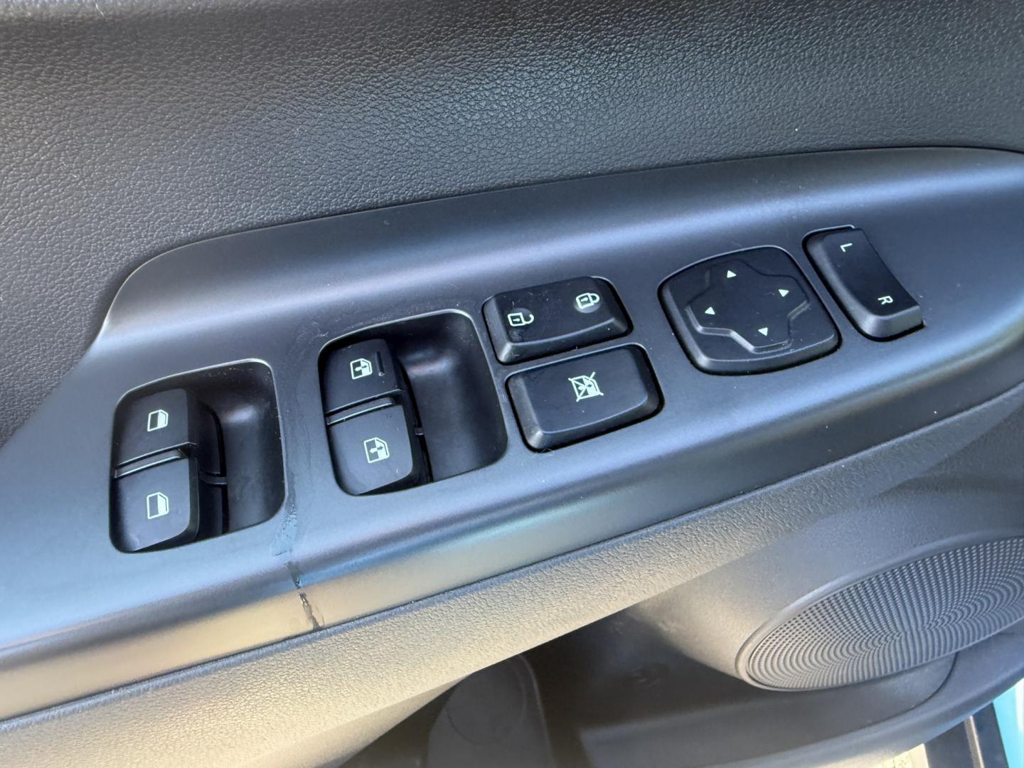 2020 Blue /Black Hyundai Kona SEL AWD (KM8K2CAA7LU) with an 2.0L I4 DOHC 16V engine, Automatic transmission, located at 547 E. Main St., Orwell, OH, 44076, (440) 437-5893, 41.535435, -80.847855 - 2020 Hyundai Kona SEL AWD – Stylish Compact Crossover with Strong Safety Features and All-Weather Capability! This sharp 2020 Hyundai Kona SEL AWD is a fun-to-drive compact crossover that offers great efficiency, modern safety technology, and confident all-weather performance. Powered by a reliab - Photo#32