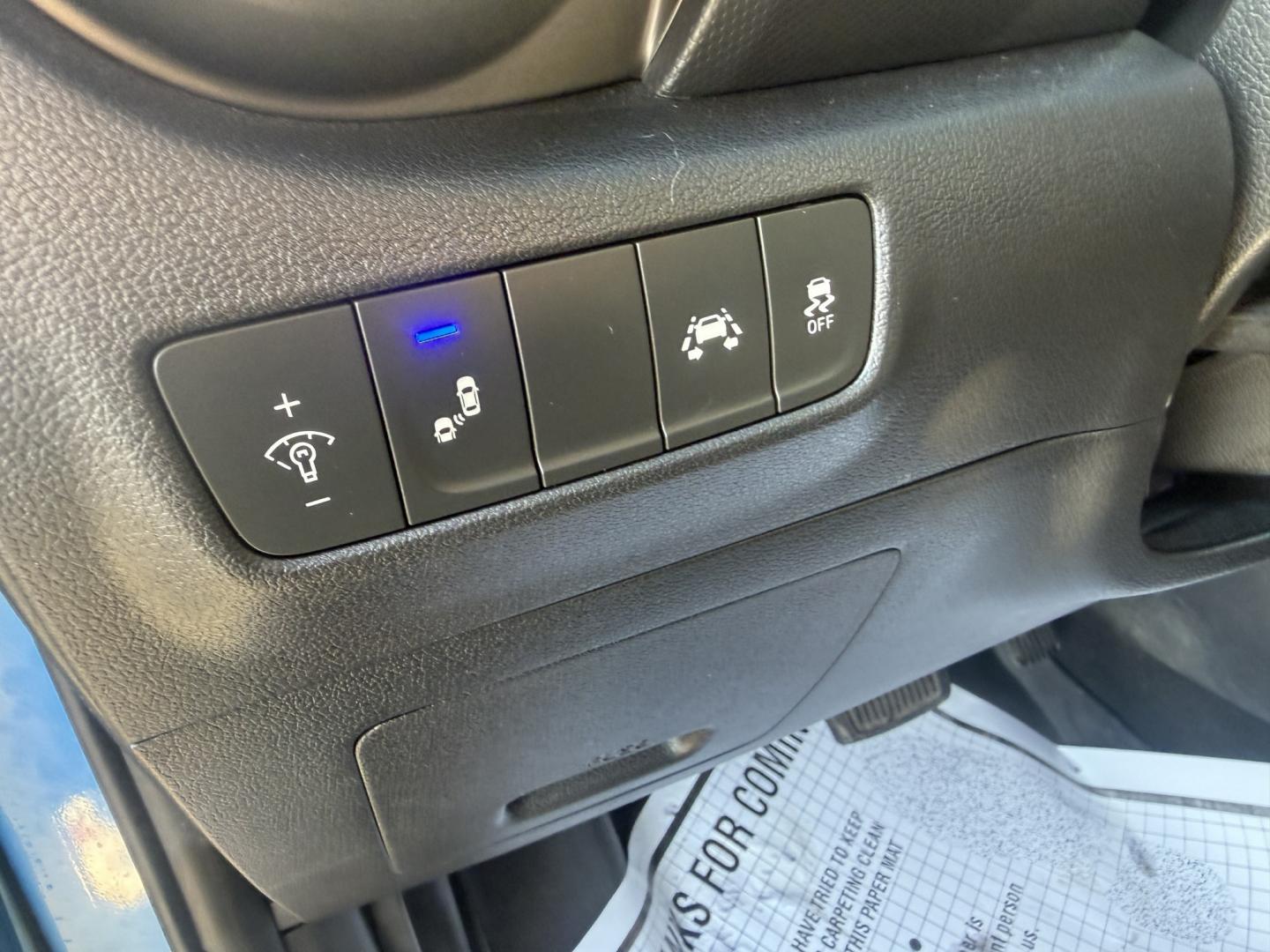 2020 Blue /Black Hyundai Kona SEL AWD (KM8K2CAA7LU) with an 2.0L I4 DOHC 16V engine, Automatic transmission, located at 547 E. Main St., Orwell, OH, 44076, (440) 437-5893, 41.535435, -80.847855 - 2020 Hyundai Kona SEL AWD – Stylish Compact Crossover with Strong Safety Features and All-Weather Capability! This sharp 2020 Hyundai Kona SEL AWD is a fun-to-drive compact crossover that offers great efficiency, modern safety technology, and confident all-weather performance. Powered by a reliab - Photo#8