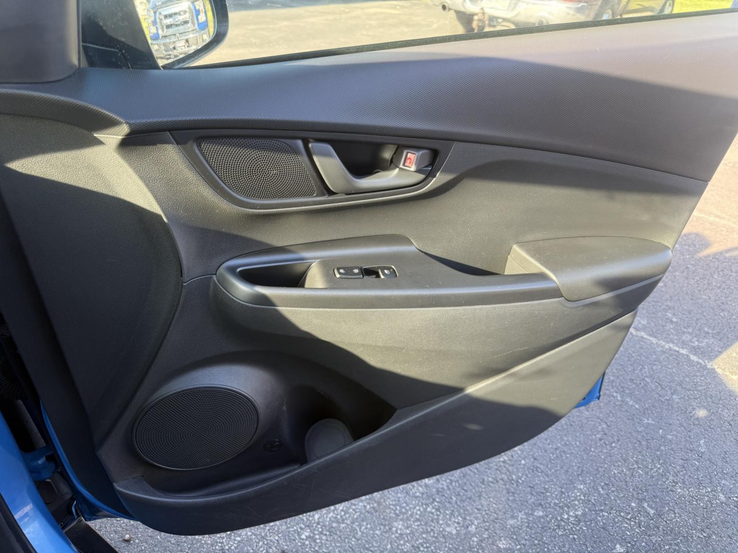 2020 Blue /Black Hyundai Kona SEL AWD (KM8K2CAA7LU) with an 2.0L I4 DOHC 16V engine, Automatic transmission, located at 547 E. Main St., Orwell, OH, 44076, (440) 437-5893, 41.535435, -80.847855 - 2020 Hyundai Kona SEL AWD – Stylish Compact Crossover with Strong Safety Features and All-Weather Capability! This sharp 2020 Hyundai Kona SEL AWD is a fun-to-drive compact crossover that offers great efficiency, modern safety technology, and confident all-weather performance. Powered by a reliab - Photo#40