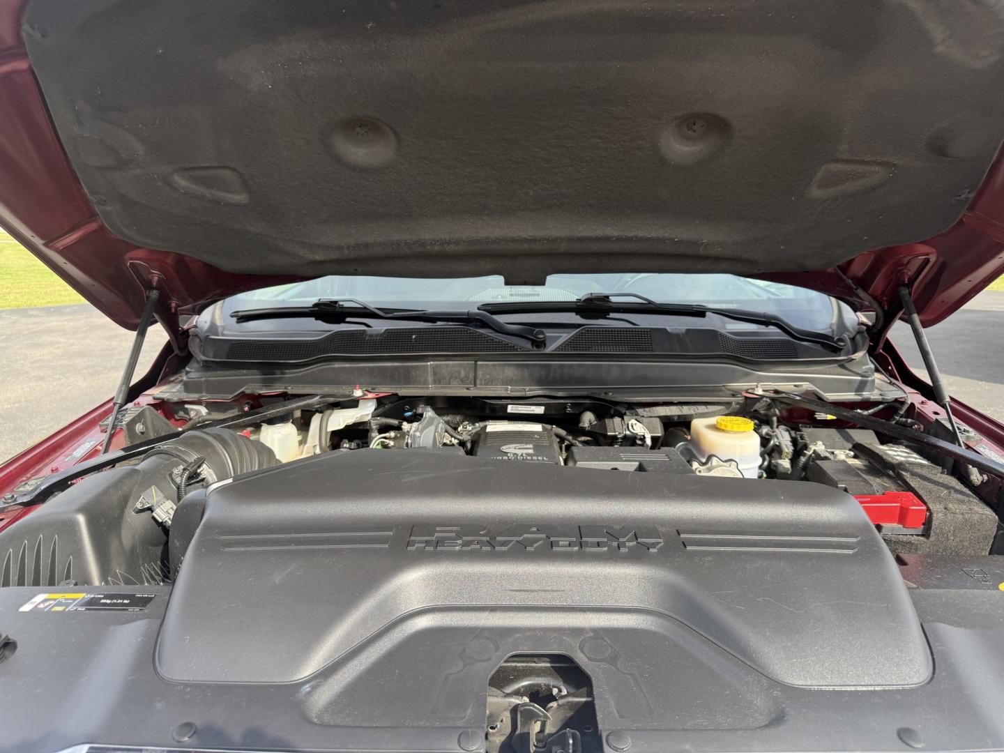 2022 Red /Black RAM 2500 Tradesman Crew Cab LWB 4WD (3C6UR5HL3NG) with an 6.7L I6 OHV 24V TURBO DIESEL engine, Automatic transmission, located at 547 E. Main St., Orwell, OH, 44076, (440) 437-5893, 41.535435, -80.847855 - 2022 Ram 2500 Tradesman Crew Cab Long Bed 4WD – Heavy-Duty Cummins Diesel with Massive Towing Power! This 2022 Ram 2500 Tradesman Crew Cab Long Bed 4WD is a no-nonsense, work-ready heavy-duty truck built for the toughest jobs. Powered by the legendary 6.7L Turbocharged Cummins I6 Diesel engine pa - Photo#10