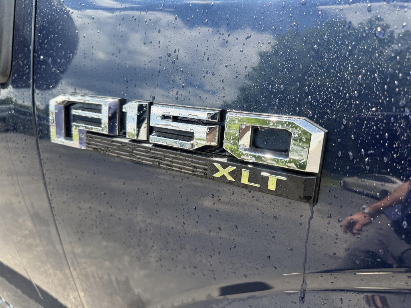 2018 Blue /Gray Ford F-150 XLT SuperCrew 5.5-ft. 4WD (1FTEW1E53JF) with an 5.0L V8 OHV 32V engine, Automatic transmission, located at 547 E. Main St., Orwell, OH, 44076, (440) 437-5893, 41.535435, -80.847855 - 2018 Ford F-150 XLT Crew Cab – Coyote V8 Power with Strong Towing and Extended-Range Fuel Tank! This clean 2018 Ford F-150 XLT Crew Cab is a capable and practical full-size truck that’s ready for work or weekend adventures. Powered by Ford’s legendary 5.0L Coyote V8 engine with flex fuel capa - Photo#5