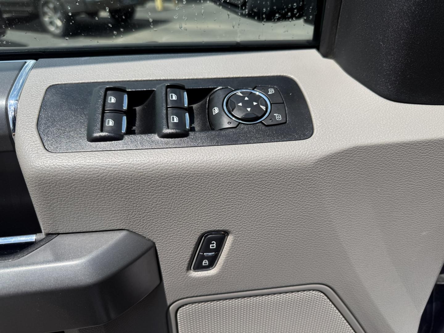 2018 Blue /Gray Ford F-150 XLT SuperCrew 5.5-ft. 4WD (1FTEW1E53JF) with an 5.0L V8 OHV 32V engine, Automatic transmission, located at 547 E. Main St., Orwell, OH, 44076, (440) 437-5893, 41.535435, -80.847855 - 2018 Ford F-150 XLT Crew Cab – Coyote V8 Power with Strong Towing and Extended-Range Fuel Tank! This clean 2018 Ford F-150 XLT Crew Cab is a capable and practical full-size truck that’s ready for work or weekend adventures. Powered by Ford’s legendary 5.0L Coyote V8 engine with flex fuel capa - Photo#9