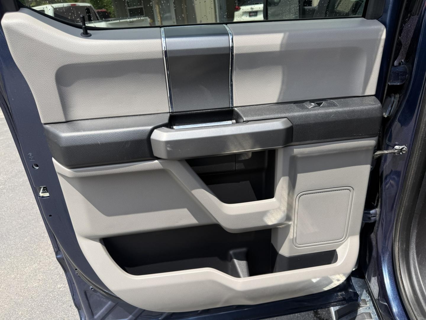 2018 Blue /Gray Ford F-150 XLT SuperCrew 5.5-ft. 4WD (1FTEW1E53JF) with an 5.0L V8 OHV 32V engine, Automatic transmission, located at 547 E. Main St., Orwell, OH, 44076, (440) 437-5893, 41.535435, -80.847855 - 2018 Ford F-150 XLT Crew Cab – Coyote V8 Power with Strong Towing and Extended-Range Fuel Tank! This clean 2018 Ford F-150 XLT Crew Cab is a capable and practical full-size truck that’s ready for work or weekend adventures. Powered by Ford’s legendary 5.0L Coyote V8 engine with flex fuel capa - Photo#36