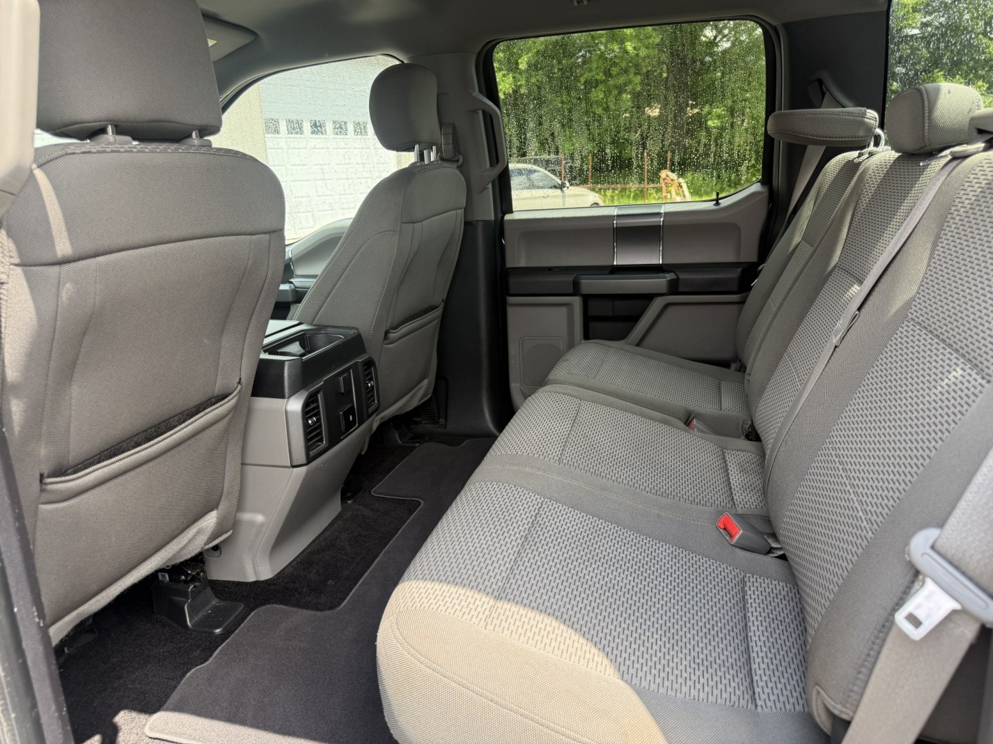 2018 Blue /Gray Ford F-150 XLT SuperCrew 5.5-ft. 4WD (1FTEW1E53JF) with an 5.0L V8 OHV 32V engine, Automatic transmission, located at 547 E. Main St., Orwell, OH, 44076, (440) 437-5893, 41.535435, -80.847855 - 2018 Ford F-150 XLT Crew Cab – Coyote V8 Power with Strong Towing and Extended-Range Fuel Tank! This clean 2018 Ford F-150 XLT Crew Cab is a capable and practical full-size truck that’s ready for work or weekend adventures. Powered by Ford’s legendary 5.0L Coyote V8 engine with flex fuel capa - Photo#20