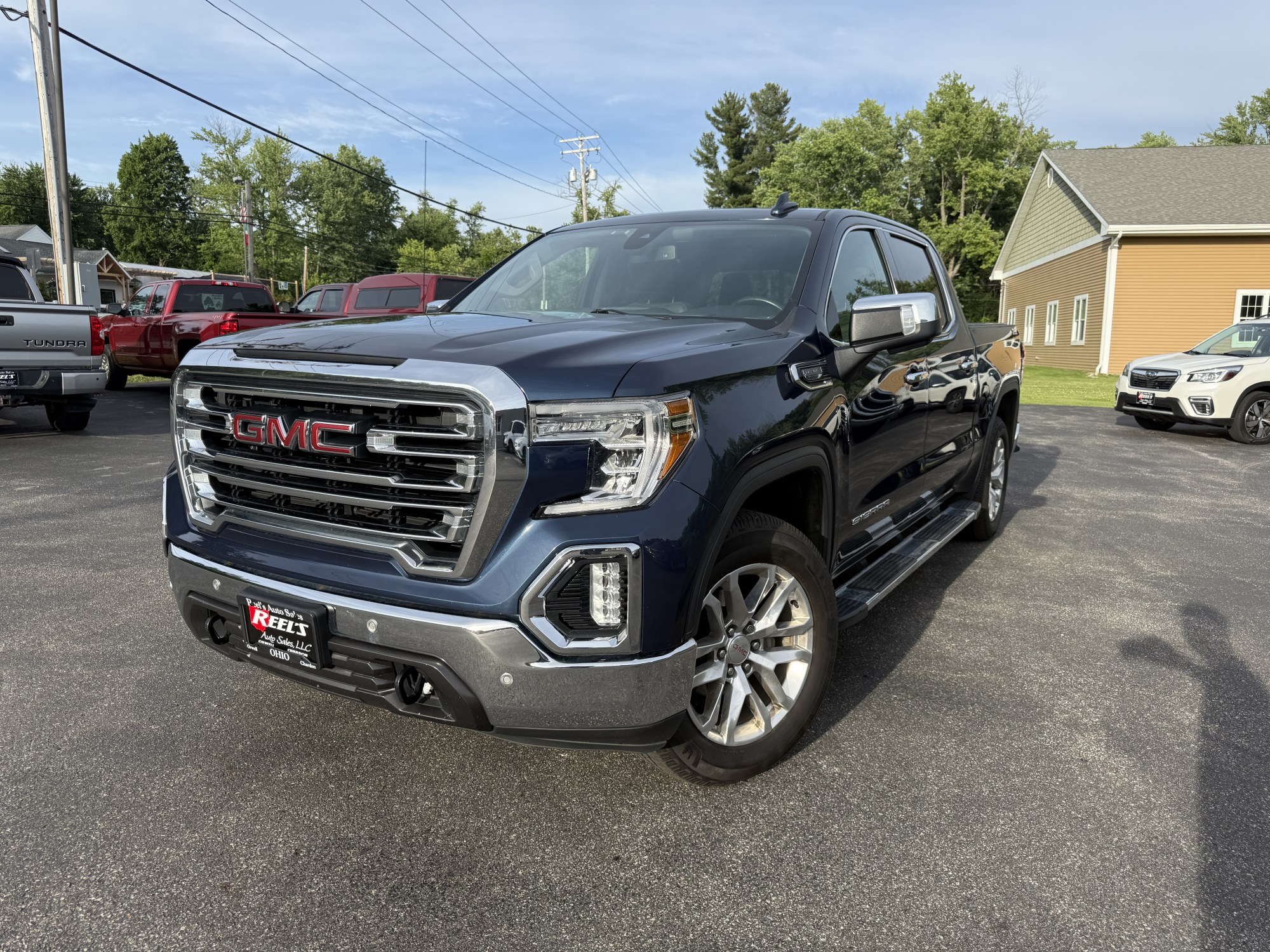 photo of 2020 GMC Sierra 1500 SLT Crew Cab Short Box 4WD