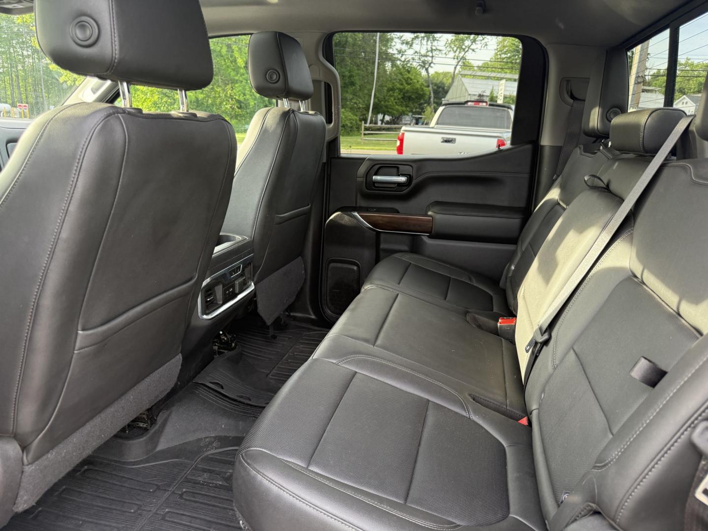 2020 Blue /Black GMC Sierra 1500 SLT Crew Cab Short Box 4WD (3GTU9DED0LG) with an 5.3L V8 OHV 16V engine, Automatic transmission, located at 547 E. Main St., Orwell, OH, 44076, (440) 437-5893, 41.535435, -80.847855 - 2020 GMC Sierra 1500 SLT Crew Cab 4WD – Texas Edition with X31 Off-Road Package and Loaded Luxury Features! This sharp 2020 GMC Sierra 1500 SLT Crew Cab 4WD is a premium, well-equipped truck that combines strong performance, off-road capability, and upscale comfort. Powered by a reliable 5.3L Eco- Photo#22
