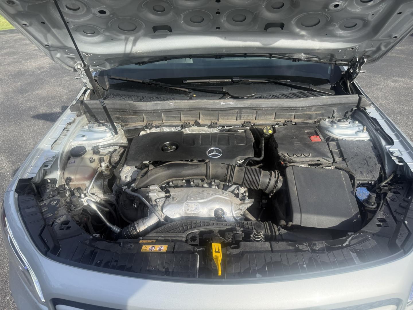 2022 Silver /Black Mercedes-Benz GLB-Class GLB 250 4MATIC (W1N4M4HB2NW) with an 2.0L I4 DOHC 16V Turbo engine, Automatic transmission, located at 11115 Chardon Rd. , Chardon, OH, 44024, (440) 214-9705, 41.580246, -81.241943- Photo#5