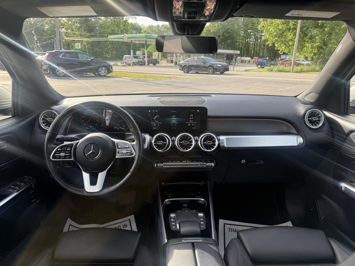 2022 Silver /Black Mercedes-Benz GLB-Class GLB 250 4MATIC (W1N4M4HB2NW) with an 2.0L I4 DOHC 16V Turbo engine, Automatic transmission, located at 11115 Chardon Rd. , Chardon, OH, 44024, (440) 214-9705, 41.580246, -81.241943- Photo#23