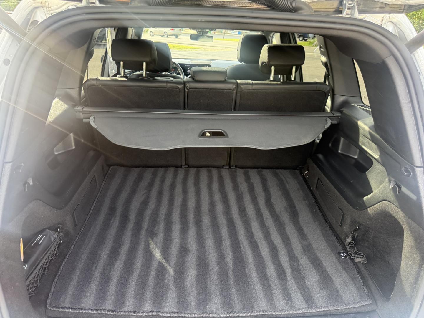 2022 Silver /Black Mercedes-Benz GLB-Class GLB 250 4MATIC (W1N4M4HB2NW) with an 2.0L I4 DOHC 16V Turbo engine, Automatic transmission, located at 11115 Chardon Rd. , Chardon, OH, 44024, (440) 214-9705, 41.580246, -81.241943- Photo#24