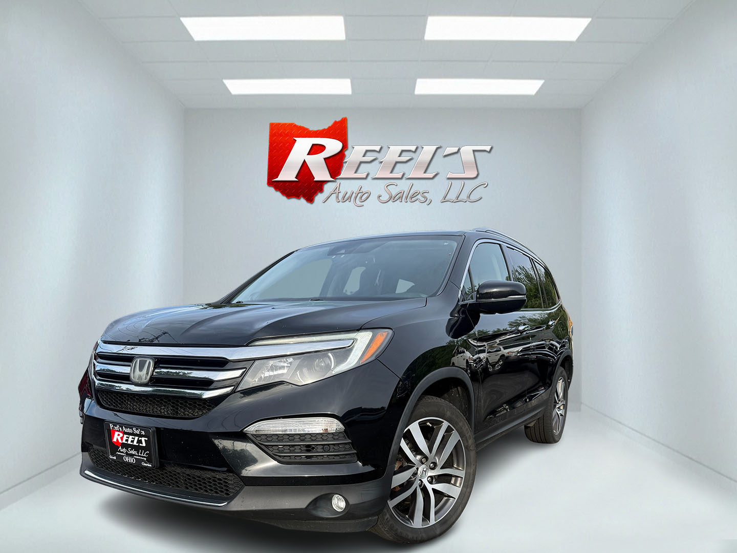 photo of 2018 Honda Pilot Touring 4WD