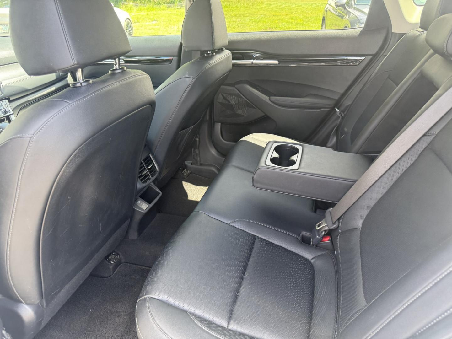 2024 White /Black Kia Seltos EX (KNDERCAA3R7) with an 2.0L I4 DOHC 16V engine, Automatic transmission, located at 547 E. Main St., Orwell, OH, 44076, (440) 437-5893, 41.535435, -80.847855 - 2024 Kia Seltos EX AWD – Stylish, Efficient, and Loaded with Premium Features! This nearly new 2024 Kia Seltos EX AWD is a sharp and versatile compact crossover that offers upscale comfort, confident all-weather performance, and excellent value. Powered by a smooth 2.0L I4 MPI engine paired with- Photo#21