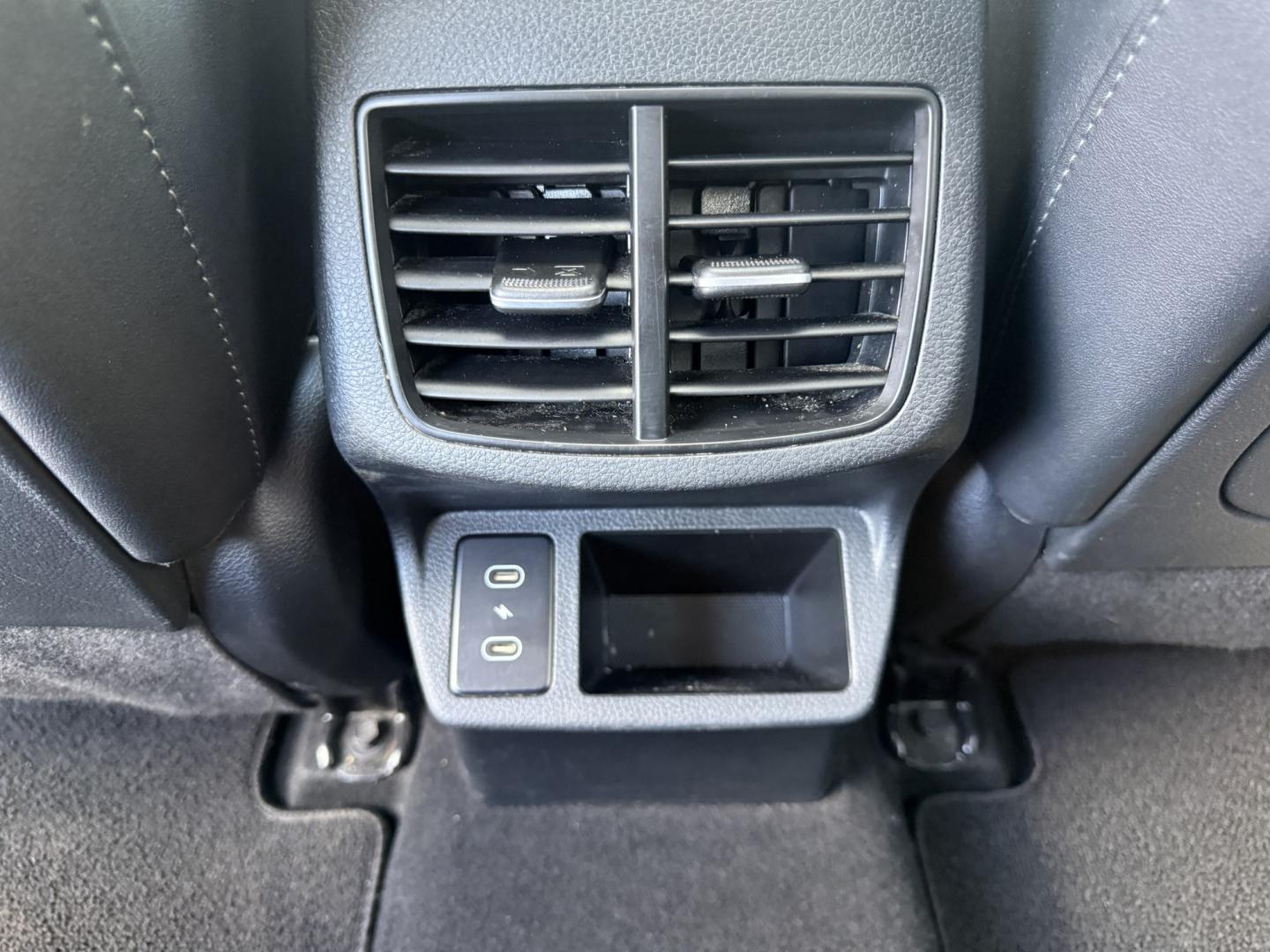 2024 White /Black Kia Seltos EX (KNDERCAA3R7) with an 2.0L I4 DOHC 16V engine, Automatic transmission, located at 547 E. Main St., Orwell, OH, 44076, (440) 437-5893, 41.535435, -80.847855 - 2024 Kia Seltos EX AWD – Stylish, Efficient, and Loaded with Premium Features! This nearly new 2024 Kia Seltos EX AWD is a sharp and versatile compact crossover that offers upscale comfort, confident all-weather performance, and excellent value. Powered by a smooth 2.0L I4 MPI engine paired with- Photo#22