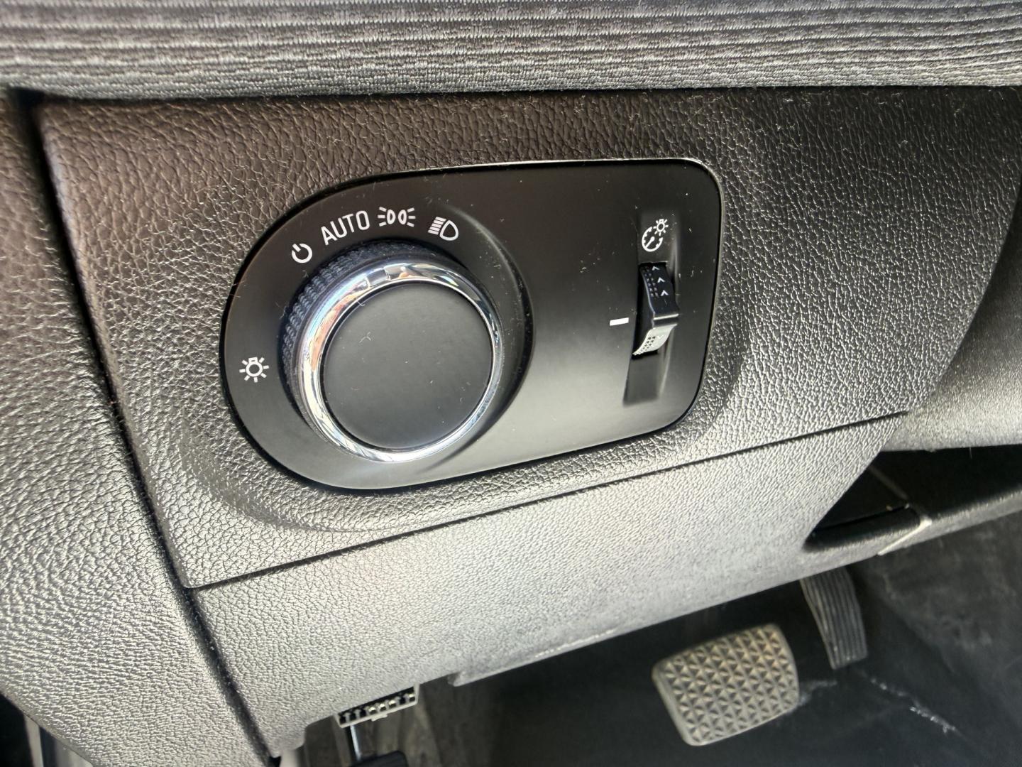 2018 Black /Black Chevrolet Cruze LT Auto (1G1BE5SM2J7) with an 1.4L I4 DOHC 16V TURBO engine, Automatic transmission, located at 547 E. Main St., Orwell, OH, 44076, (440) 437-5893, 41.535435, -80.847855 - 2018 Chevrolet Cruze LT – Turbo Efficiency, Modern Tech, and Outstanding Fuel Economy! This clean 2018 Chevrolet Cruze LT is a sharp, fuel-efficient compact sedan that delivers great performance without sacrificing savings at the pump. Powered by a responsive 1.4L Turbocharged EcoTec engine paire- Photo#9