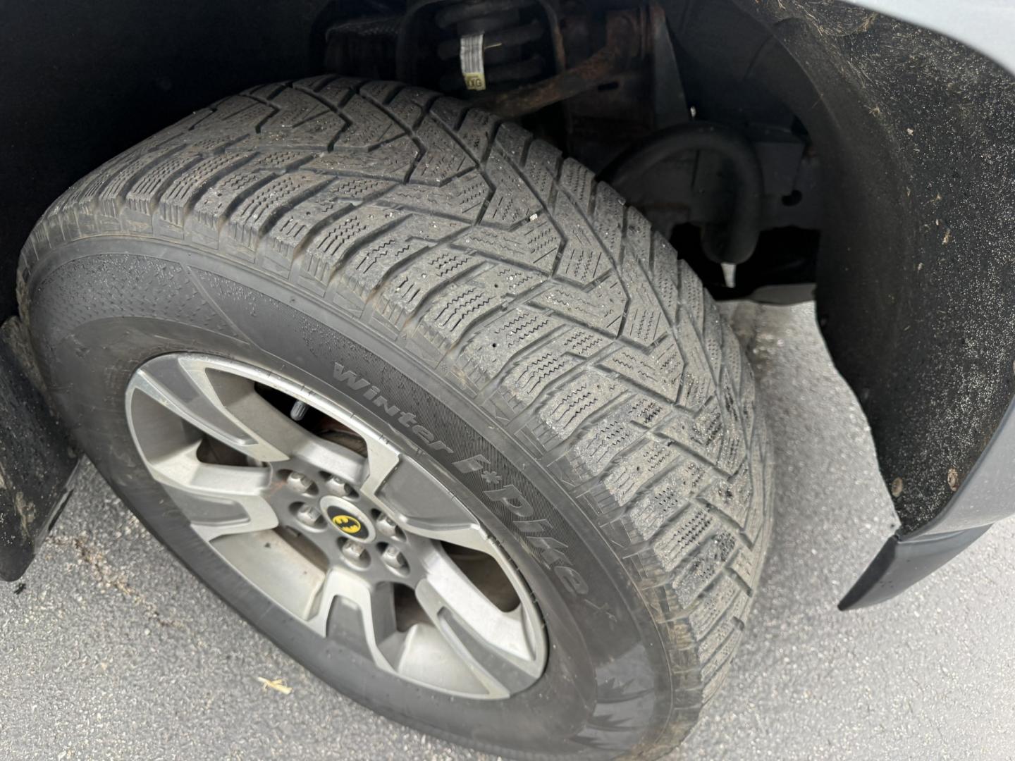2018 Gray /Black Chevrolet Colorado Z71 Ext. Cab 4WD (1GCHTDEN2J1) with an 3.6L V6 DOHC 24V GAS engine, Automatic transmission, located at 547 E. Main St., Orwell, OH, 44076, (440) 437-5893, 41.535435, -80.847855 - 2018 Chevrolet Colorado Z71 Extended Cab 4WD – Off-Road Ready with V6 Power and Modern Comfort! This 2018 Chevrolet Colorado Z71 Extended Cab 4WD is a capable midsize truck that blends off-road toughness with everyday usability. Powered by a strong 3.6L V6 engine paired with a smooth 8-speed auto- Photo#4