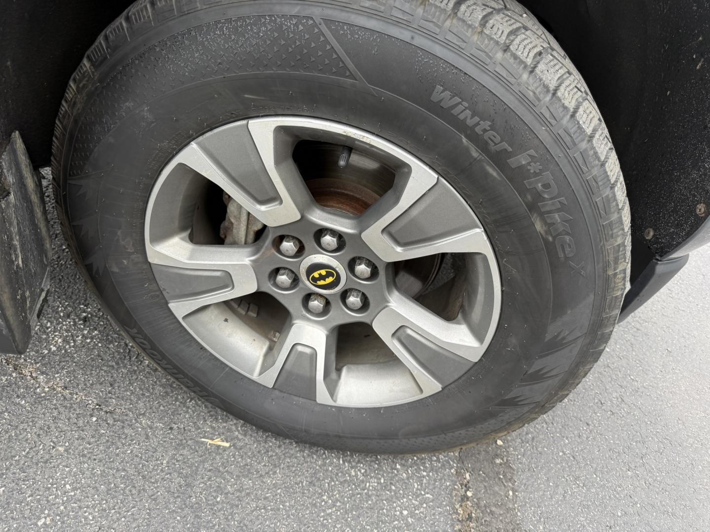 2018 Gray /Black Chevrolet Colorado Z71 Ext. Cab 4WD (1GCHTDEN2J1) with an 3.6L V6 DOHC 24V GAS engine, Automatic transmission, located at 547 E. Main St., Orwell, OH, 44076, (440) 437-5893, 41.535435, -80.847855 - 2018 Chevrolet Colorado Z71 Extended Cab 4WD – Off-Road Ready with V6 Power and Modern Comfort! This 2018 Chevrolet Colorado Z71 Extended Cab 4WD is a capable midsize truck that blends off-road toughness with everyday usability. Powered by a strong 3.6L V6 engine paired with a smooth 8-speed auto- Photo#5