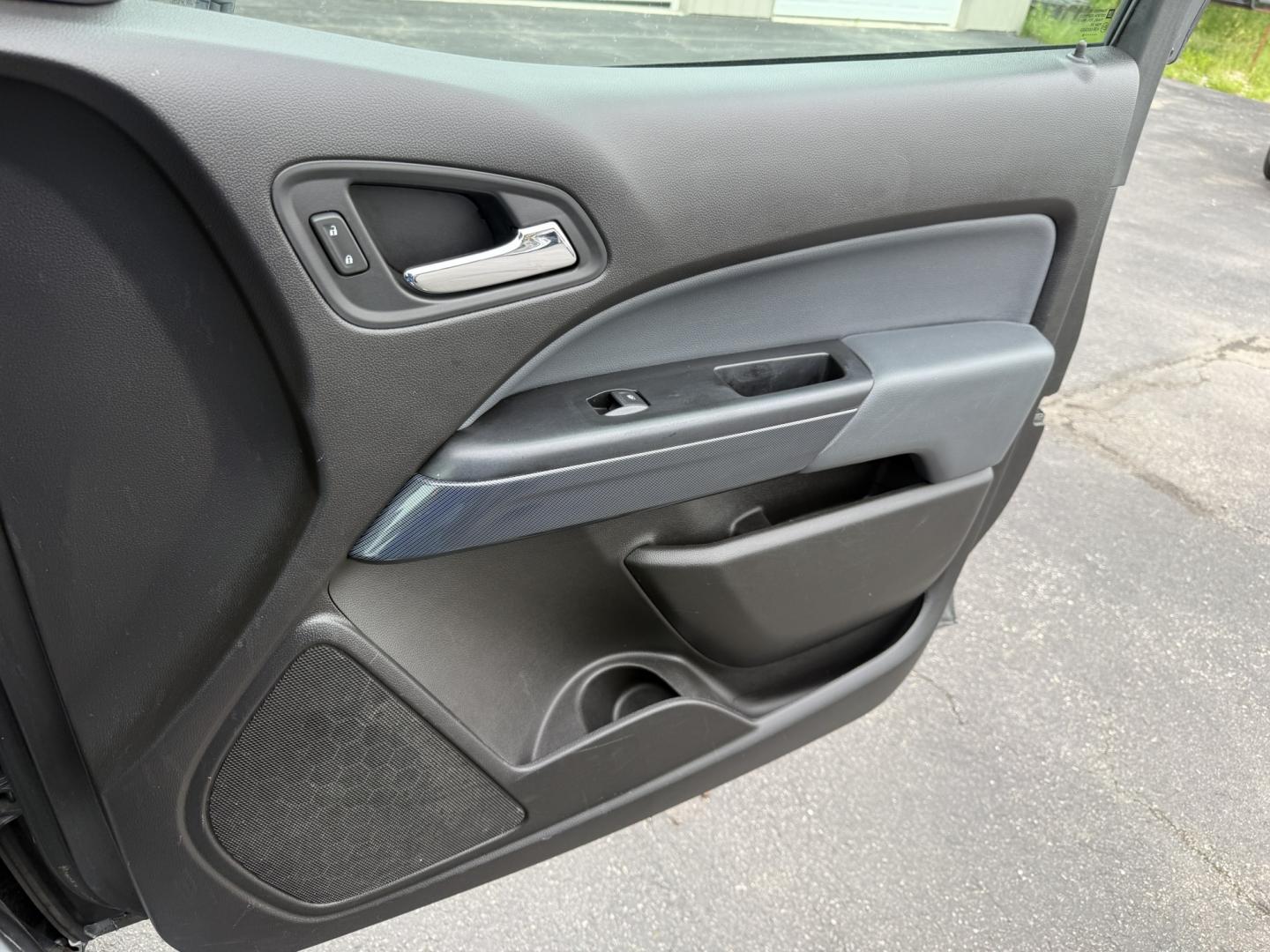 2018 Gray /Black Chevrolet Colorado Z71 Ext. Cab 4WD (1GCHTDEN2J1) with an 3.6L V6 DOHC 24V GAS engine, Automatic transmission, located at 547 E. Main St., Orwell, OH, 44076, (440) 437-5893, 41.535435, -80.847855 - 2018 Chevrolet Colorado Z71 Extended Cab 4WD – Off-Road Ready with V6 Power and Modern Comfort! This 2018 Chevrolet Colorado Z71 Extended Cab 4WD is a capable midsize truck that blends off-road toughness with everyday usability. Powered by a strong 3.6L V6 engine paired with a smooth 8-speed auto- Photo#35