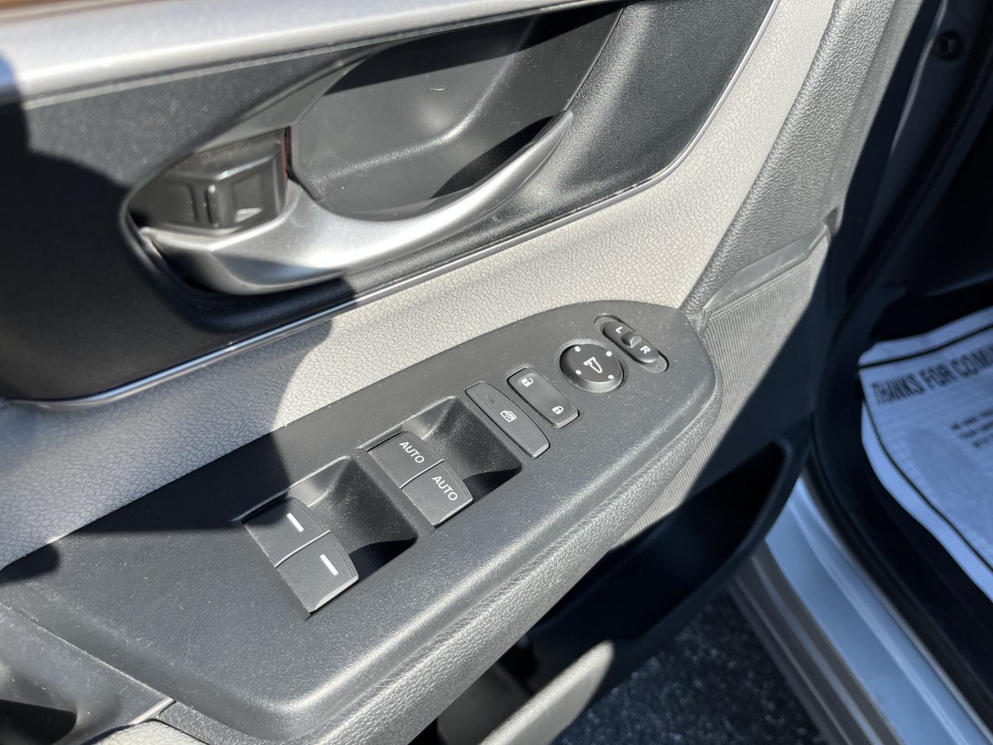 2017 Silver /Gray Honda CR-V EX AWD (2HKRW2H52HH) with an 1.5L I4 DOHC 16V TURBO engine, Automatic transmission, located at 11115 Chardon Rd. , Chardon, OH, 44024, (440) 214-9705, 41.580246, -81.241943- Photo#16