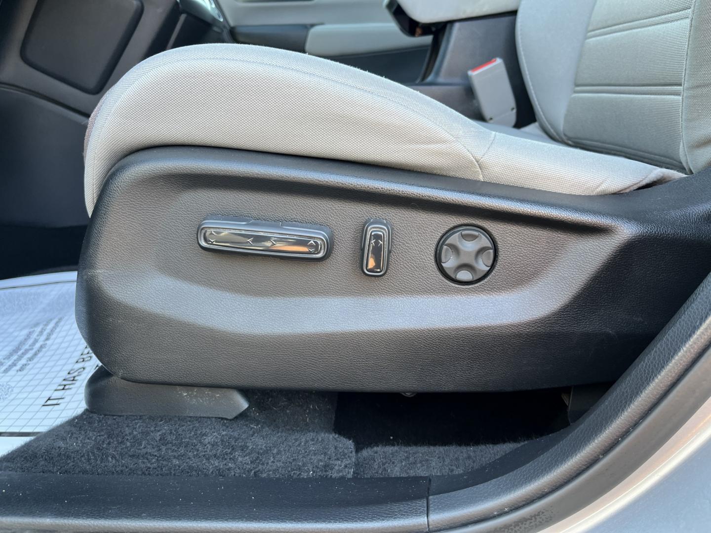 2017 Silver /Gray Honda CR-V EX AWD (2HKRW2H52HH) with an 1.5L I4 DOHC 16V TURBO engine, Automatic transmission, located at 11115 Chardon Rd. , Chardon, OH, 44024, (440) 214-9705, 41.580246, -81.241943- Photo#18