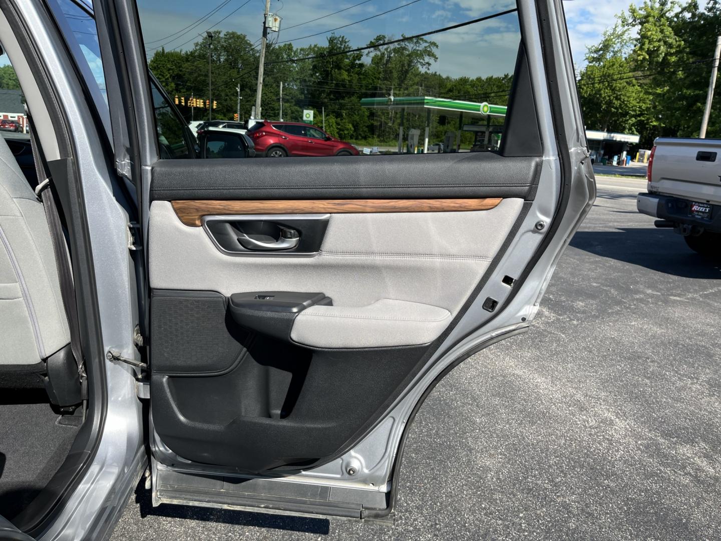 2017 Silver /Gray Honda CR-V EX AWD (2HKRW2H52HH) with an 1.5L I4 DOHC 16V TURBO engine, Automatic transmission, located at 11115 Chardon Rd. , Chardon, OH, 44024, (440) 214-9705, 41.580246, -81.241943- Photo#30