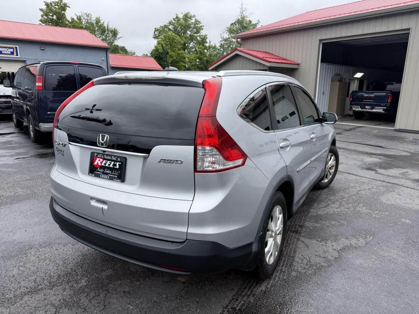 2014 Silver /Gray Honda CR-V EX-L 4WD 5-Speed AT (2HKRM4H71EH) with an 2.4L I4 DOHC 16V engine, Automatic transmission, located at 547 E. Main St., Orwell, OH, 44076, (440) 437-5893, 41.535435, -80.847855 - 2014 Honda CR-V EX-L 4WD – Premium Compact SUV with Fresh Service and Honda Reliability! This 2014 Honda CR-V EX-L 4WD is a clean, well-maintained compact SUV that offers upscale comfort and proven all-weather capability. Powered by a smooth 2.4L I4 engine paired with a durable 5-speed automatic- Photo#28