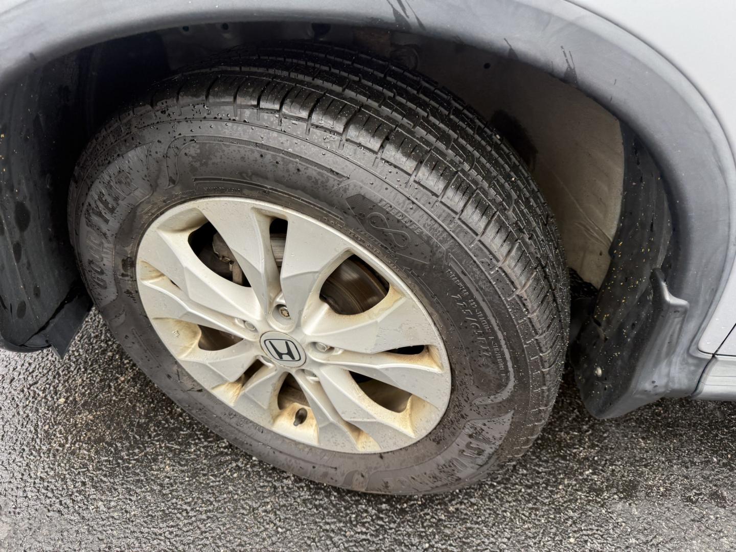 2014 Silver /Gray Honda CR-V EX-L 4WD 5-Speed AT (2HKRM4H71EH) with an 2.4L I4 DOHC 16V engine, Automatic transmission, located at 547 E. Main St., Orwell, OH, 44076, (440) 437-5893, 41.535435, -80.847855 - 2014 Honda CR-V EX-L 4WD – Premium Compact SUV with Fresh Service and Honda Reliability! This 2014 Honda CR-V EX-L 4WD is a clean, well-maintained compact SUV that offers upscale comfort and proven all-weather capability. Powered by a smooth 2.4L I4 engine paired with a durable 5-speed automatic- Photo#34