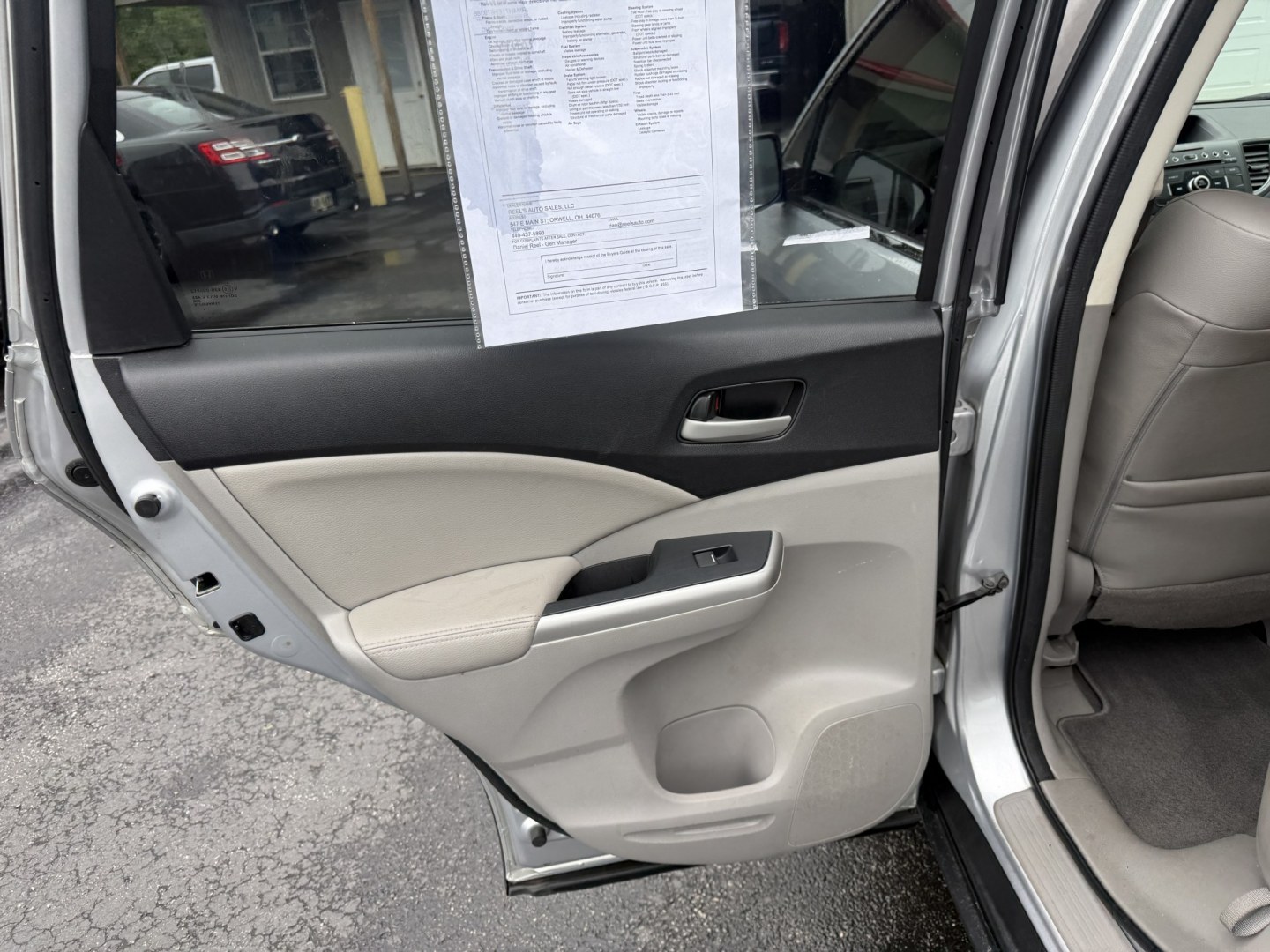 2014 Silver /Gray Honda CR-V EX-L 4WD 5-Speed AT (2HKRM4H71EH) with an 2.4L I4 DOHC 16V engine, Automatic transmission, located at 547 E. Main St., Orwell, OH, 44076, (440) 437-5893, 41.535435, -80.847855 - 2014 Honda CR-V EX-L 4WD – Premium Compact SUV with Fresh Service and Honda Reliability! This 2014 Honda CR-V EX-L 4WD is a clean, well-maintained compact SUV that offers upscale comfort and proven all-weather capability. Powered by a smooth 2.4L I4 engine paired with a durable 5-speed automatic- Photo#39