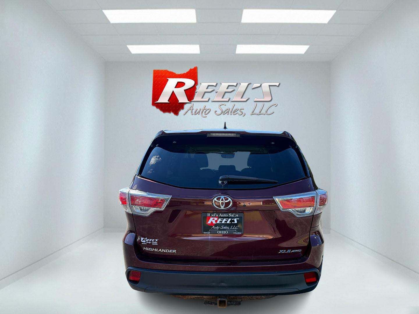 2014 Red /Tan Toyota Highlander XLE AWD V6 (5TDJKRFHXES) with an 3.5L V6 DOHC 24V engine, Automatic transmission, located at 547 E. Main St., Orwell, OH, 44076, (440) 437-5893, 41.535435, -80.847855 - 2014 Toyota Highlander XLE AWD – Spacious 3-Row SUV with V6 Power and Premium Comfort! This 2014 Toyota Highlander XLE AWD is a versatile and reliable midsize SUV that’s perfect for families and daily driving. Powered by a smooth 3.5L V6 engine paired with a responsive 6-speed automatic transmi- Photo#34
