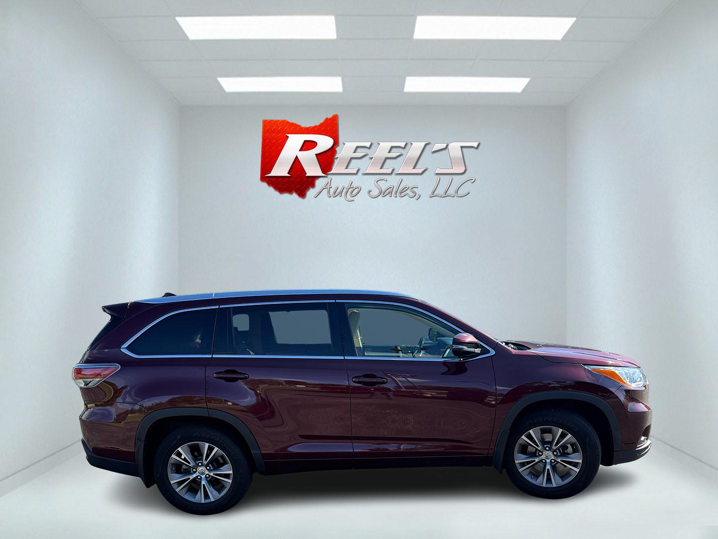 2014 Red /Tan Toyota Highlander XLE AWD V6 (5TDJKRFHXES) with an 3.5L V6 DOHC 24V engine, Automatic transmission, located at 547 E. Main St., Orwell, OH, 44076, (440) 437-5893, 41.535435, -80.847855 - 2014 Toyota Highlander XLE AWD – Spacious 3-Row SUV with V6 Power and Premium Comfort! This 2014 Toyota Highlander XLE AWD is a versatile and reliable midsize SUV that’s perfect for families and daily driving. Powered by a smooth 3.5L V6 engine paired with a responsive 6-speed automatic transmi- Photo#31