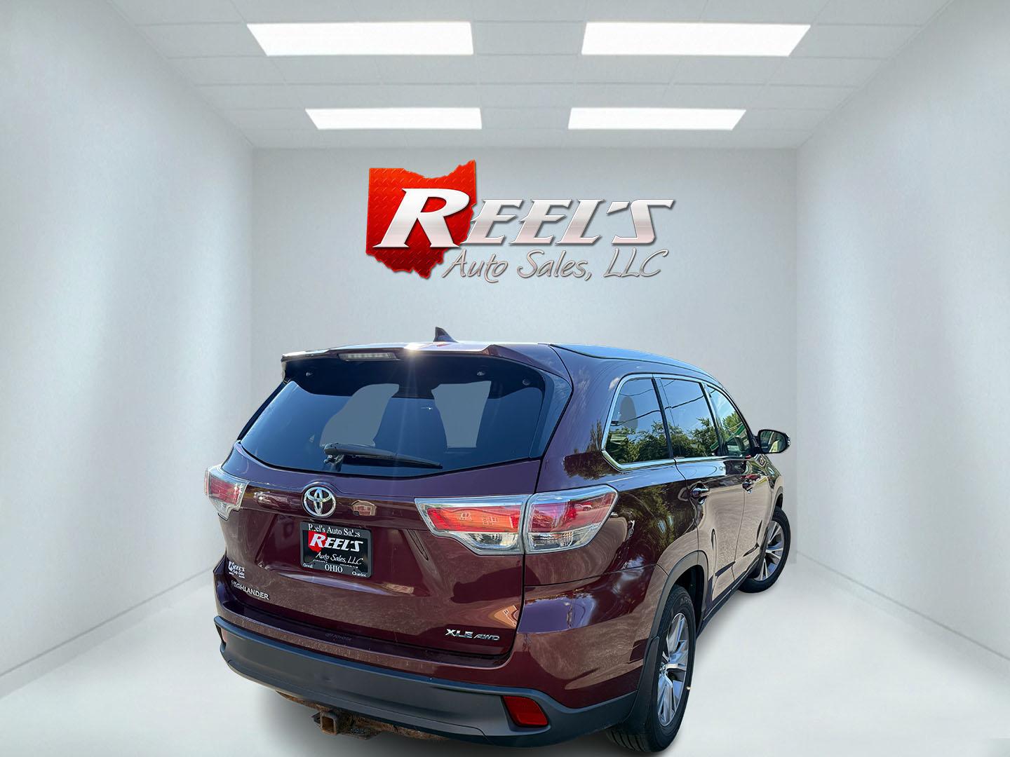 2014 Red /Tan Toyota Highlander XLE AWD V6 (5TDJKRFHXES) with an 3.5L V6 DOHC 24V engine, Automatic transmission, located at 547 E. Main St., Orwell, OH, 44076, (440) 437-5893, 41.535435, -80.847855 - 2014 Toyota Highlander XLE AWD – Spacious 3-Row SUV with V6 Power and Premium Comfort! This 2014 Toyota Highlander XLE AWD is a versatile and reliable midsize SUV that’s perfect for families and daily driving. Powered by a smooth 3.5L V6 engine paired with a responsive 6-speed automatic transmi- Photo#33