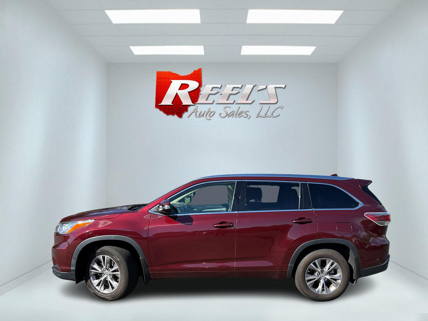 2014 Red /Tan Toyota Highlander XLE AWD V6 (5TDJKRFHXES) with an 3.5L V6 DOHC 24V engine, Automatic transmission, located at 547 E. Main St., Orwell, OH, 44076, (440) 437-5893, 41.535435, -80.847855 - 2014 Toyota Highlander XLE AWD – Spacious 3-Row SUV with V6 Power and Premium Comfort! This 2014 Toyota Highlander XLE AWD is a versatile and reliable midsize SUV that’s perfect for families and daily driving. Powered by a smooth 3.5L V6 engine paired with a responsive 6-speed automatic transmi- Photo#38