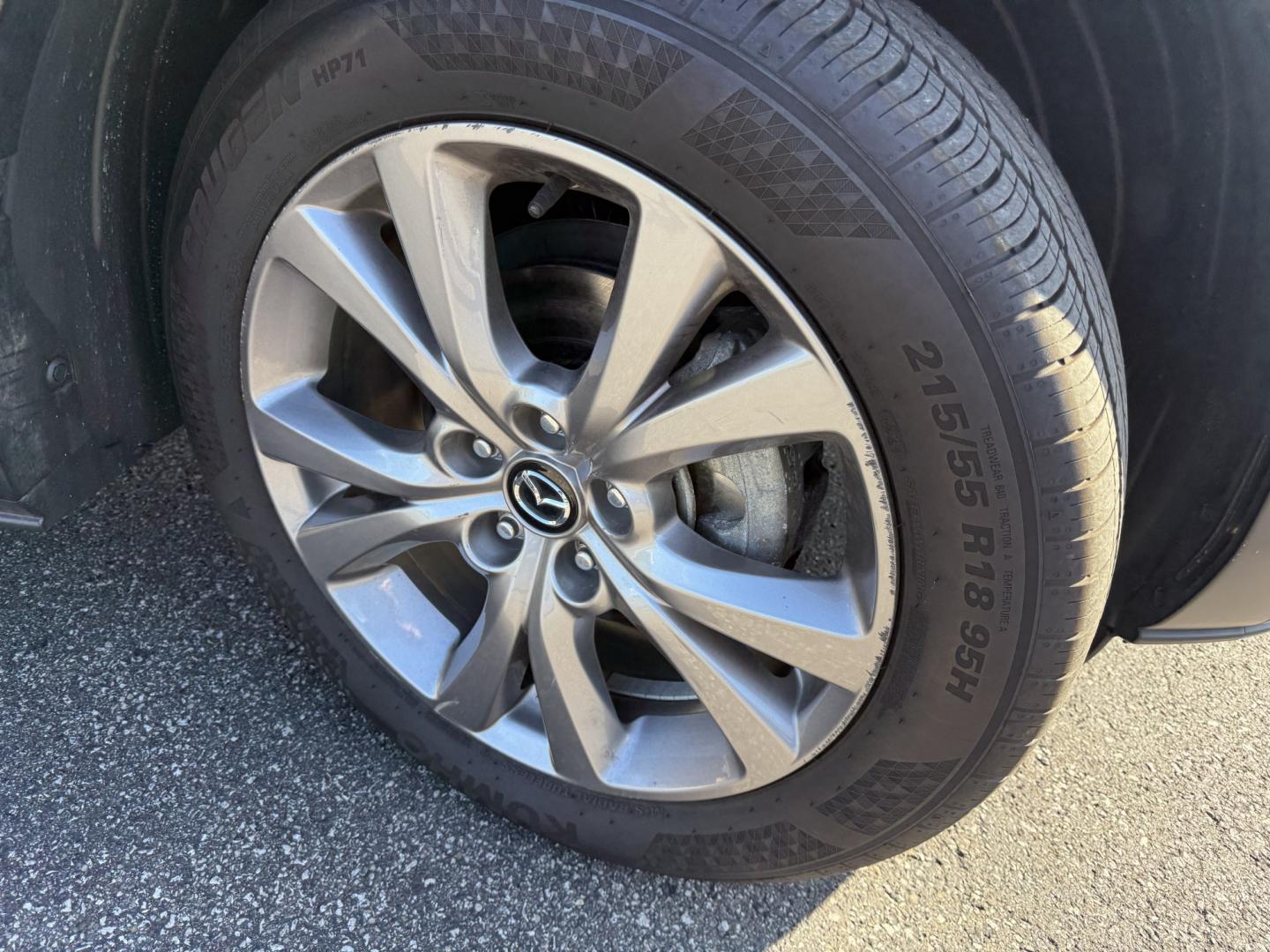 2021 White /Black Mazda CX-30 Select W/ Preferred Pkg AWD (3MVDMBCL6MM) with an 2.5L I4 DOHC 16V engine, Automatic transmission, located at 11115 Chardon Rd. , Chardon, OH, 44024, (440) 214-9705, 41.580246, -81.241943 - 2021 Mazda CX-30 AWD – Premium Compact SUV with Sharp Styling, Strong Safety, and Excellent Efficiency! This 2021 Mazda CX-30 AWD is a stylish and well-equipped compact crossover that delivers a premium driving experience in a fun-to-drive package. Powered by a smooth 2.5L I4 engine paired with a- Photo#5