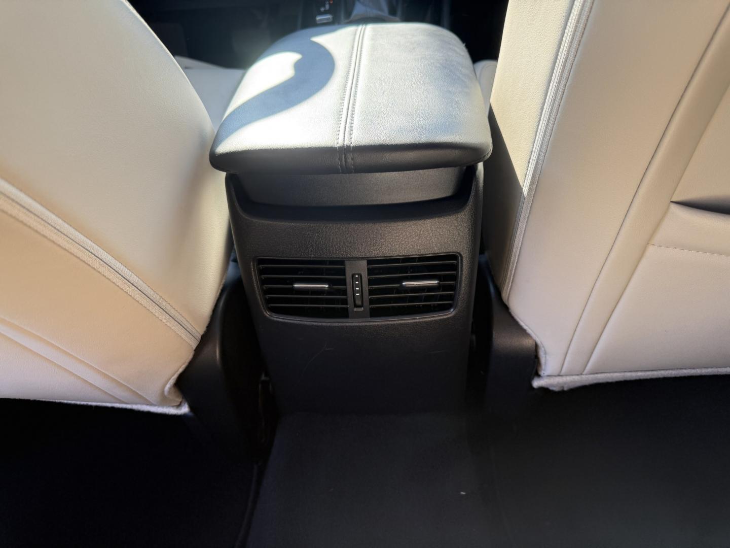 2021 White /Black Mazda CX-30 Select W/ Preferred Pkg AWD (3MVDMBCL6MM) with an 2.5L I4 DOHC 16V engine, Automatic transmission, located at 11115 Chardon Rd. , Chardon, OH, 44024, (440) 214-9705, 41.580246, -81.241943 - 2021 Mazda CX-30 AWD – Premium Compact SUV with Sharp Styling, Strong Safety, and Excellent Efficiency! This 2021 Mazda CX-30 AWD is a stylish and well-equipped compact crossover that delivers a premium driving experience in a fun-to-drive package. Powered by a smooth 2.5L I4 engine paired with a- Photo#25