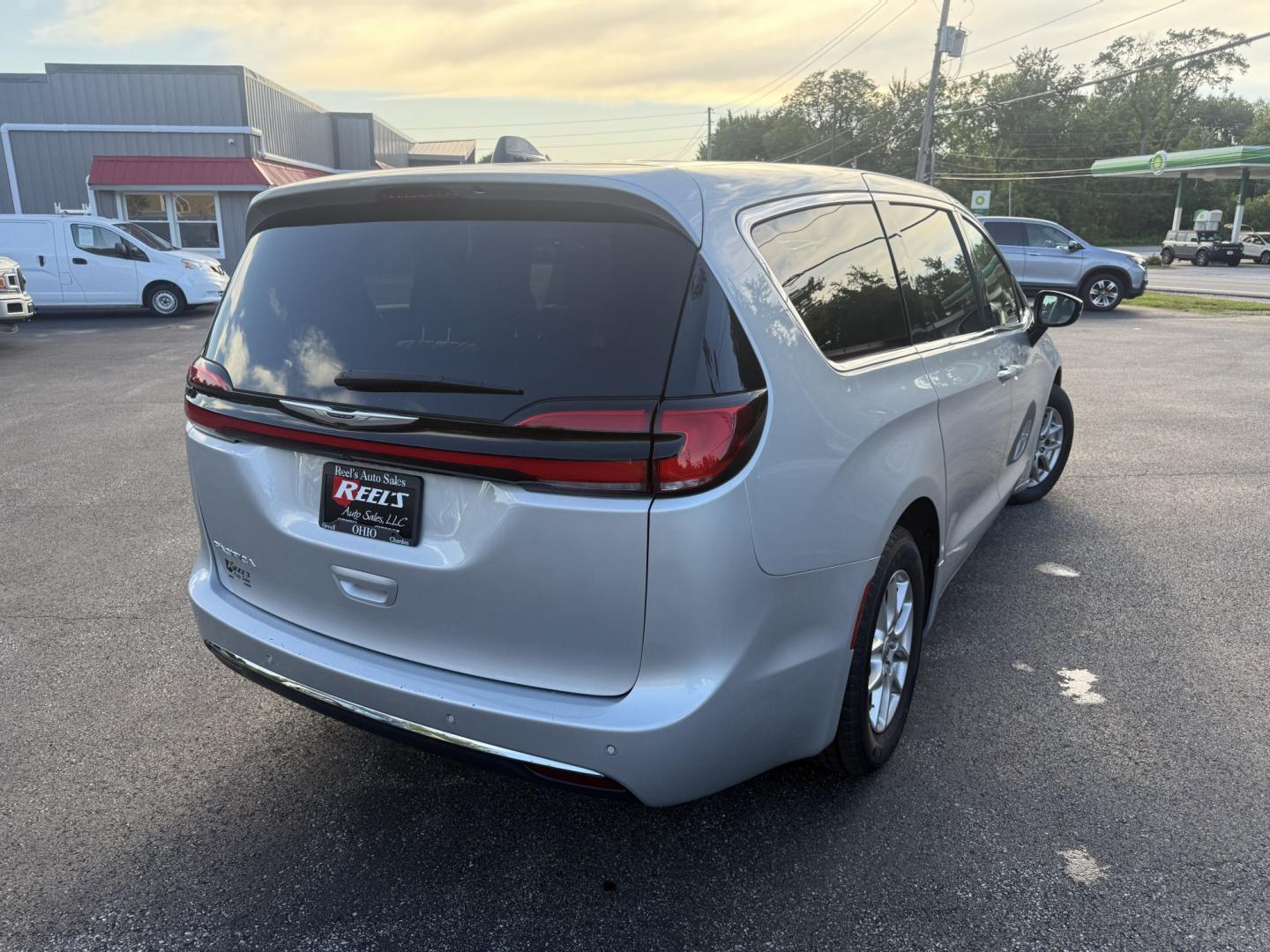 2024 Silver /Black Chrysler Pacifica Touring L (2C4RC1BG6RR) with an 3.6L V6 DOHC 24V engine, Automatic transmission, located at 11115 Chardon Rd. , Chardon, OH, 44024, (440) 214-9705, 41.580246, -81.241943 - 2024 Chrysler Pacifica Touring L – Modern Family Minivan with Stow ’n Go, Premium Features, and Top-Tier Safety! This 2024 Chrysler Pacifica Touring L is a refined and well-equipped family minivan that offers comfort, versatility, and advanced safety in one stylish package. Powered by a smooth- Photo#31